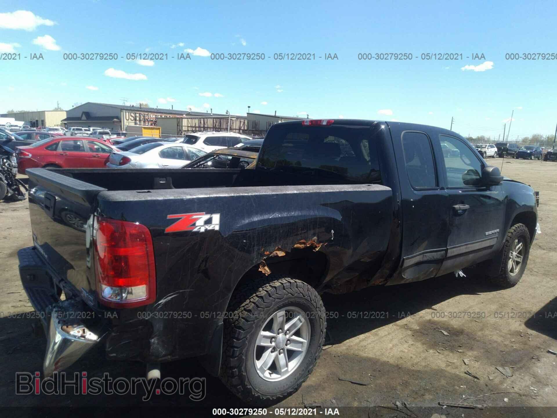 2011 GMC SIERRA 1500 - VIN: 1GTR2VE34BZ366477 - Фото 4