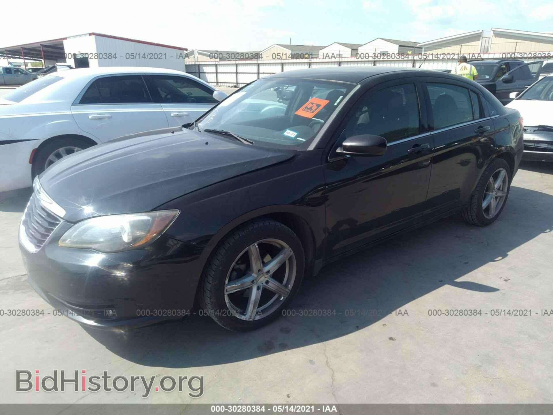 2013 CHRYSLER 200 - VIN: 1C3CCBBB8DN525612 - Photo 2