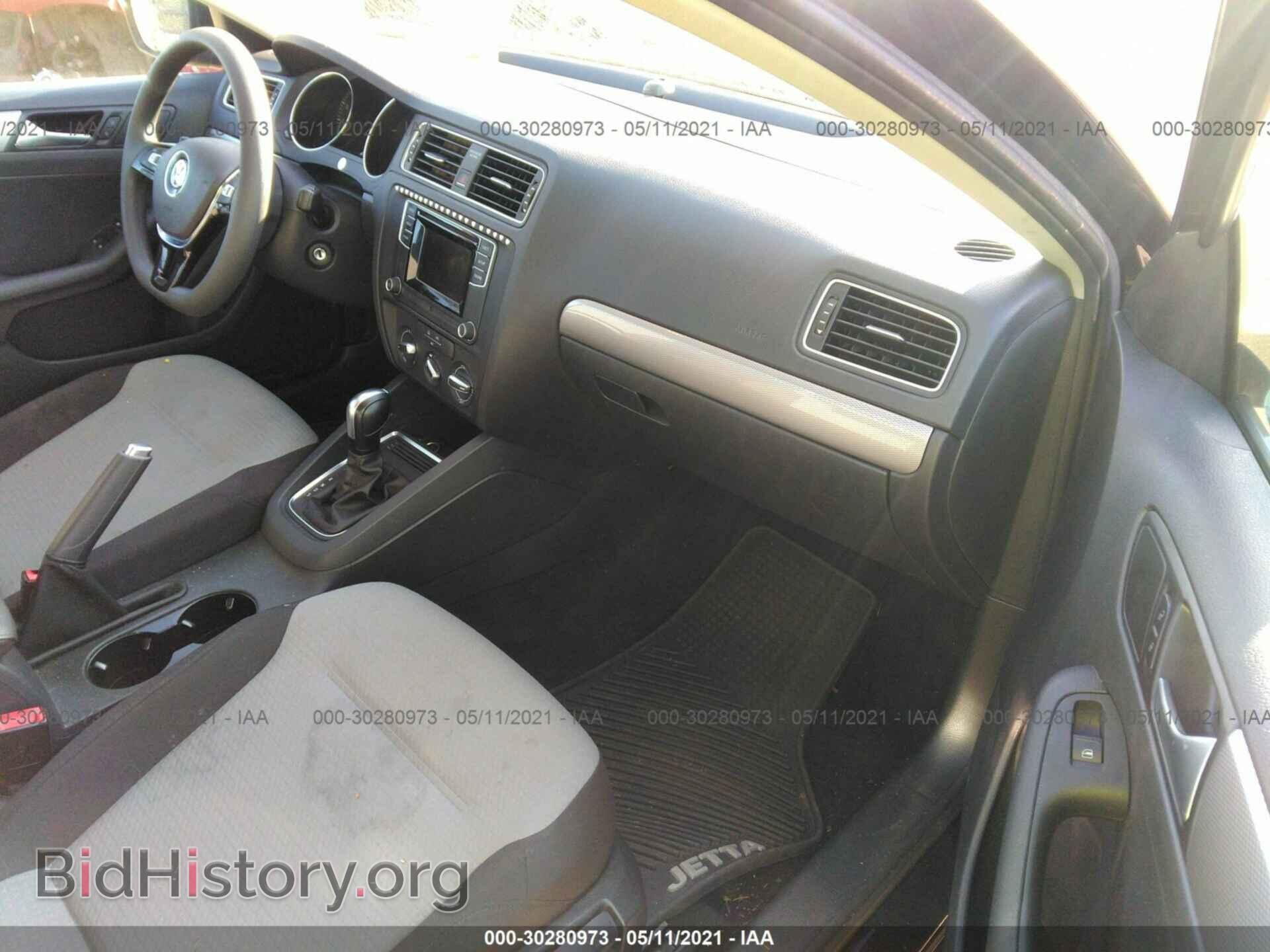 2017 VOLKSWAGEN JETTA - VIN: 3VW2B7AJ3HM284054 - Фото 5