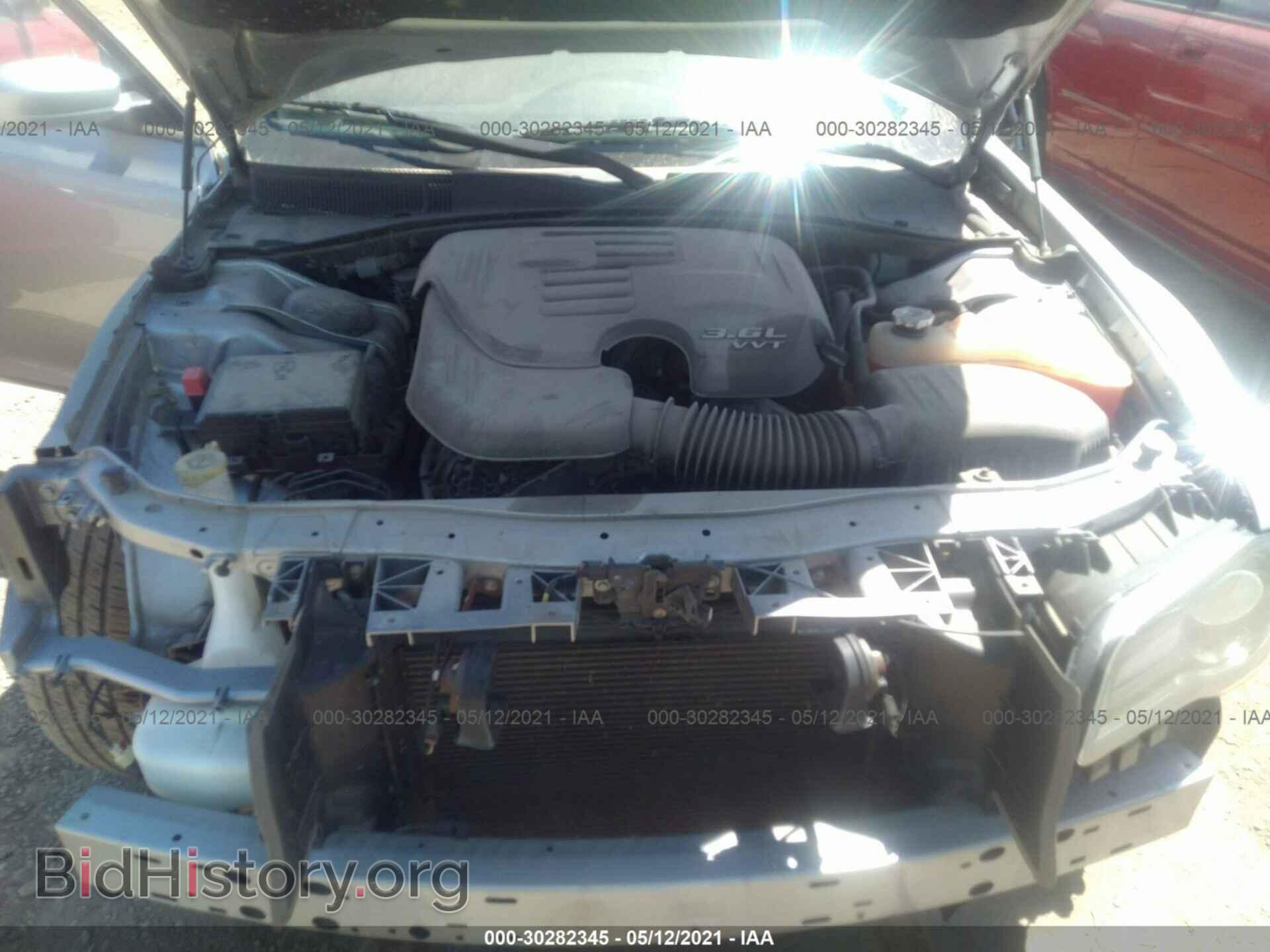 2016 CHRYSLER 300 - VIN: 2C3CCAGG9GH230482 - Фото 10