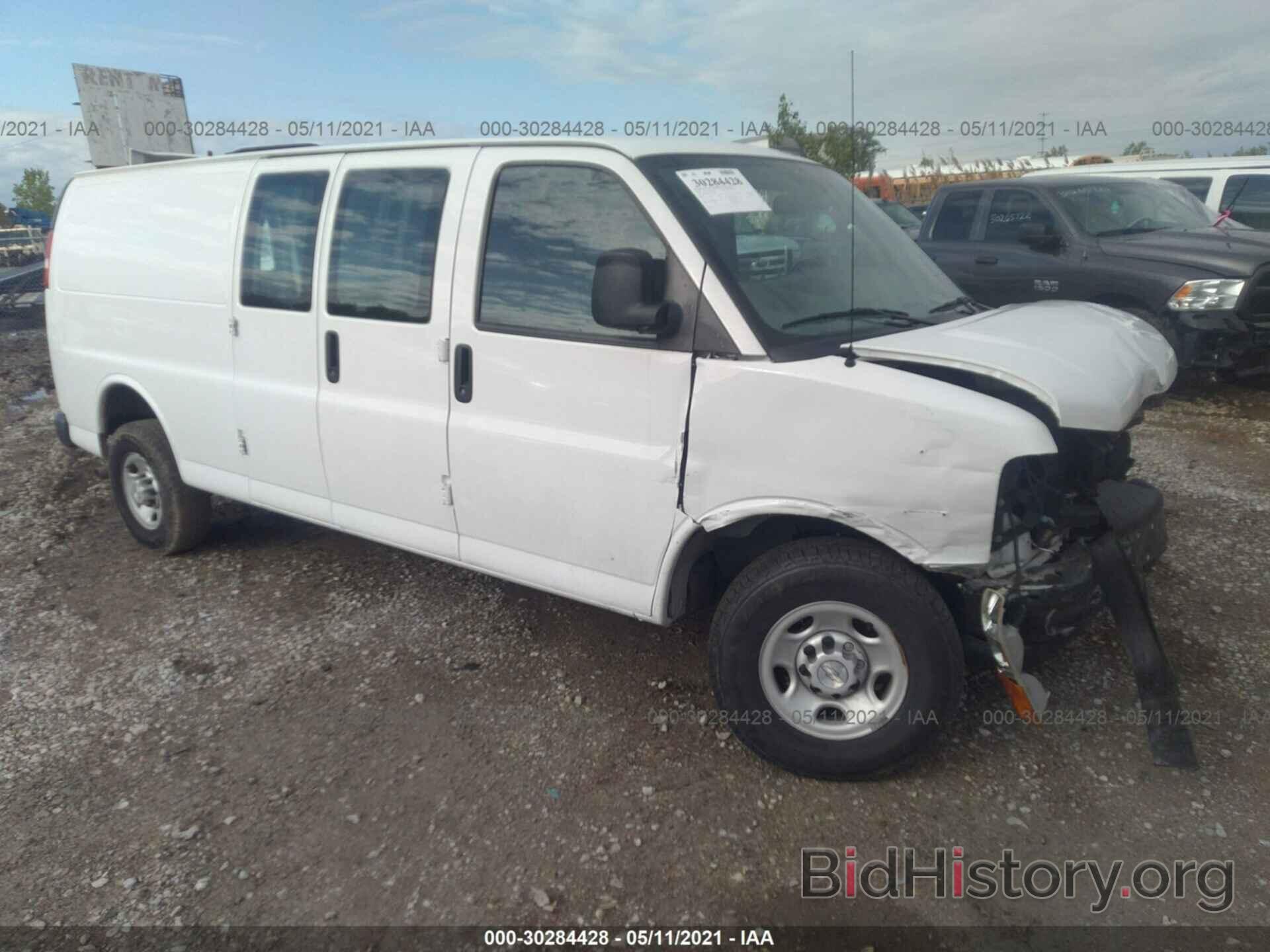 Photo 1GCWGBFG6J1340836 - CHEVROLET EXPRESS CARGO VAN 2018