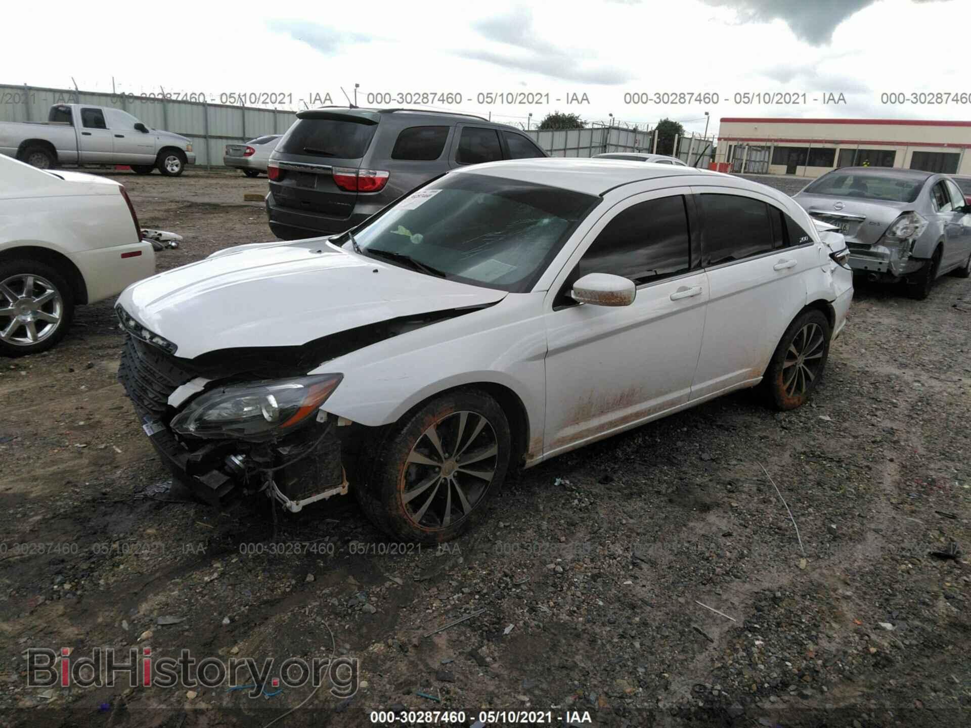 2014 CHRYSLER 200 - VIN: 1C3CCBBB1EN186371 - Фото 2