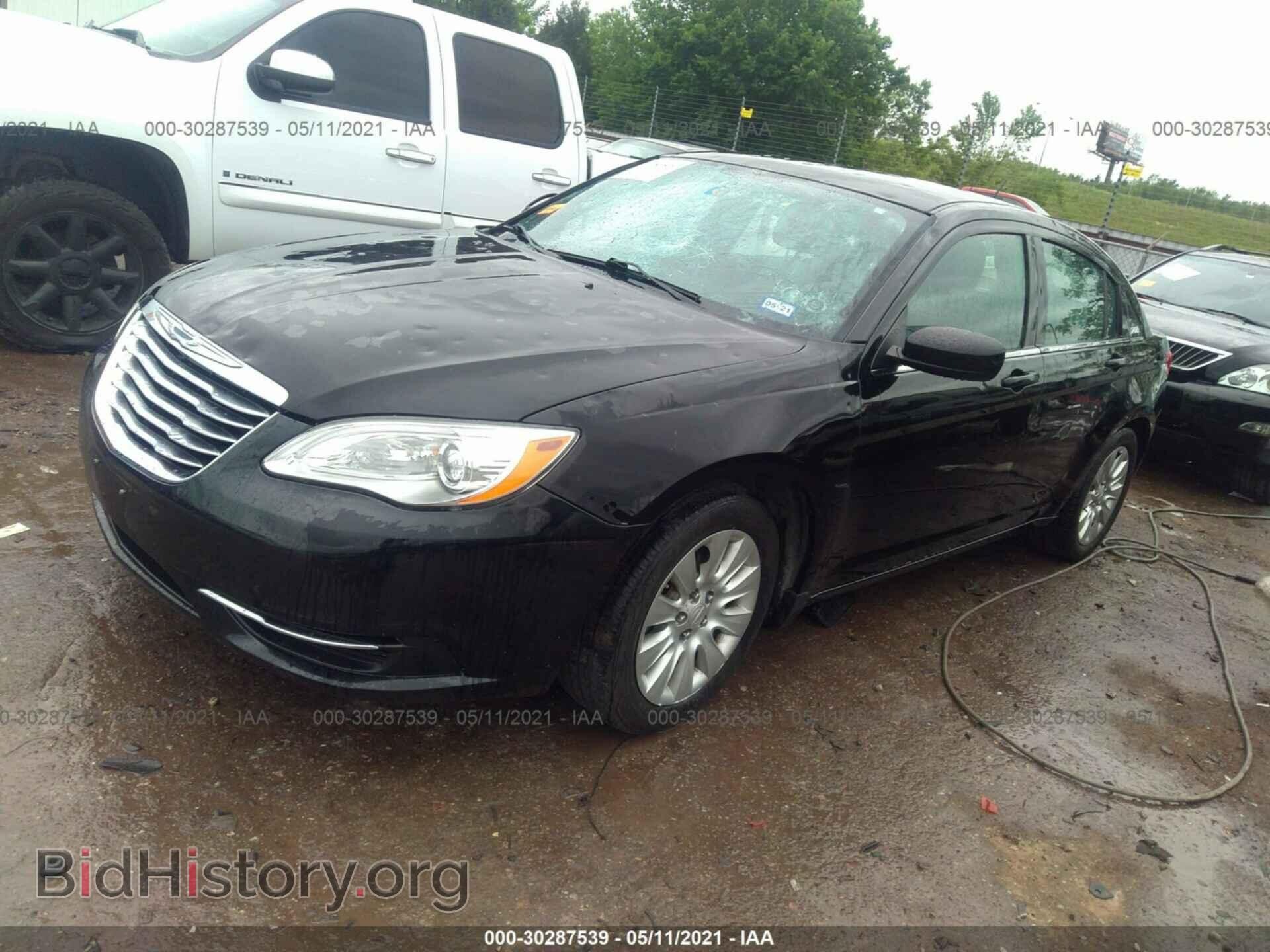 2012 CHRYSLER 200 - VIN: 1C3CCBAG4CN275572 - Фото 2