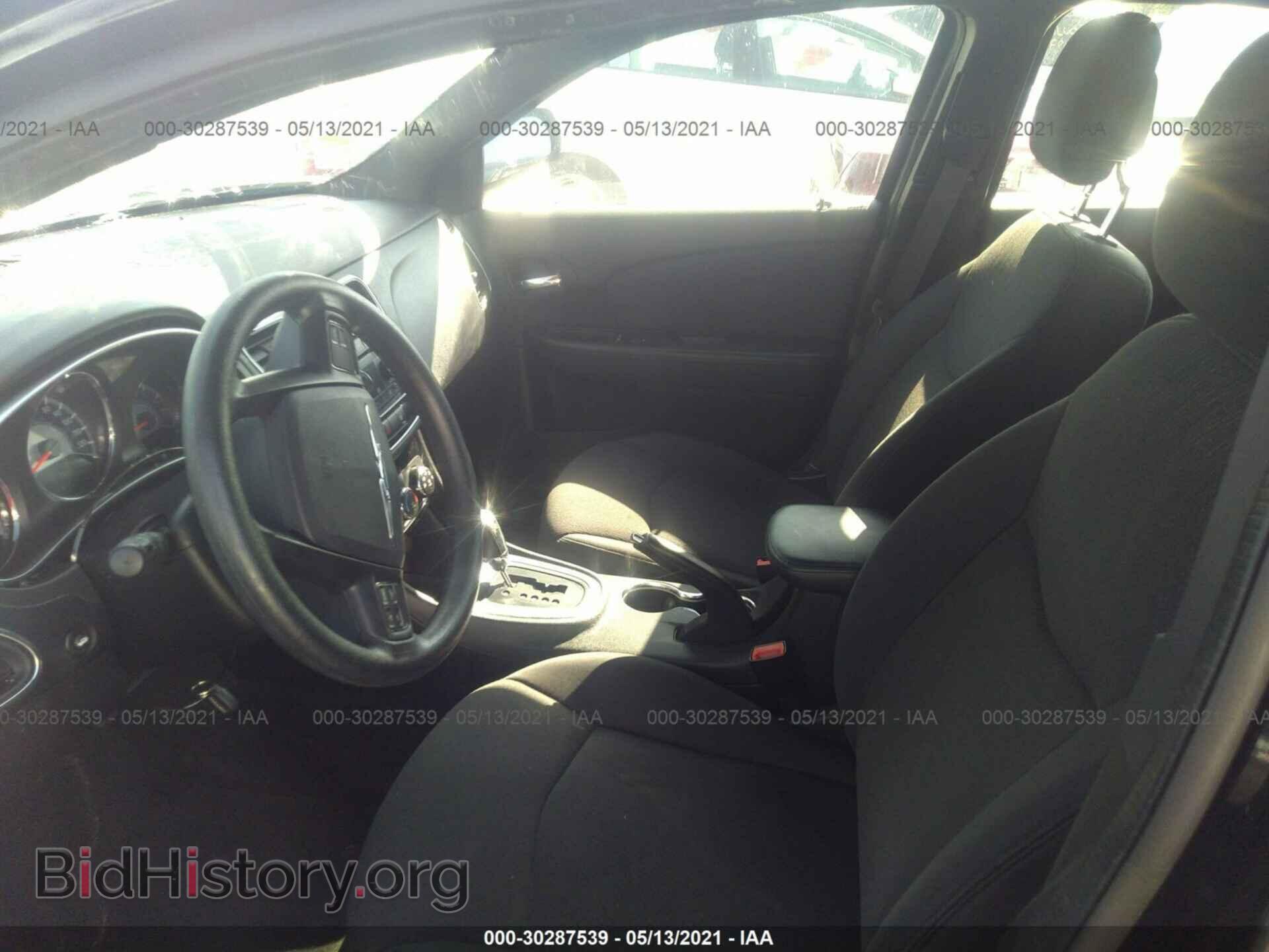 2012 CHRYSLER 200 - VIN: 1C3CCBAG4CN275572 - Фото 5