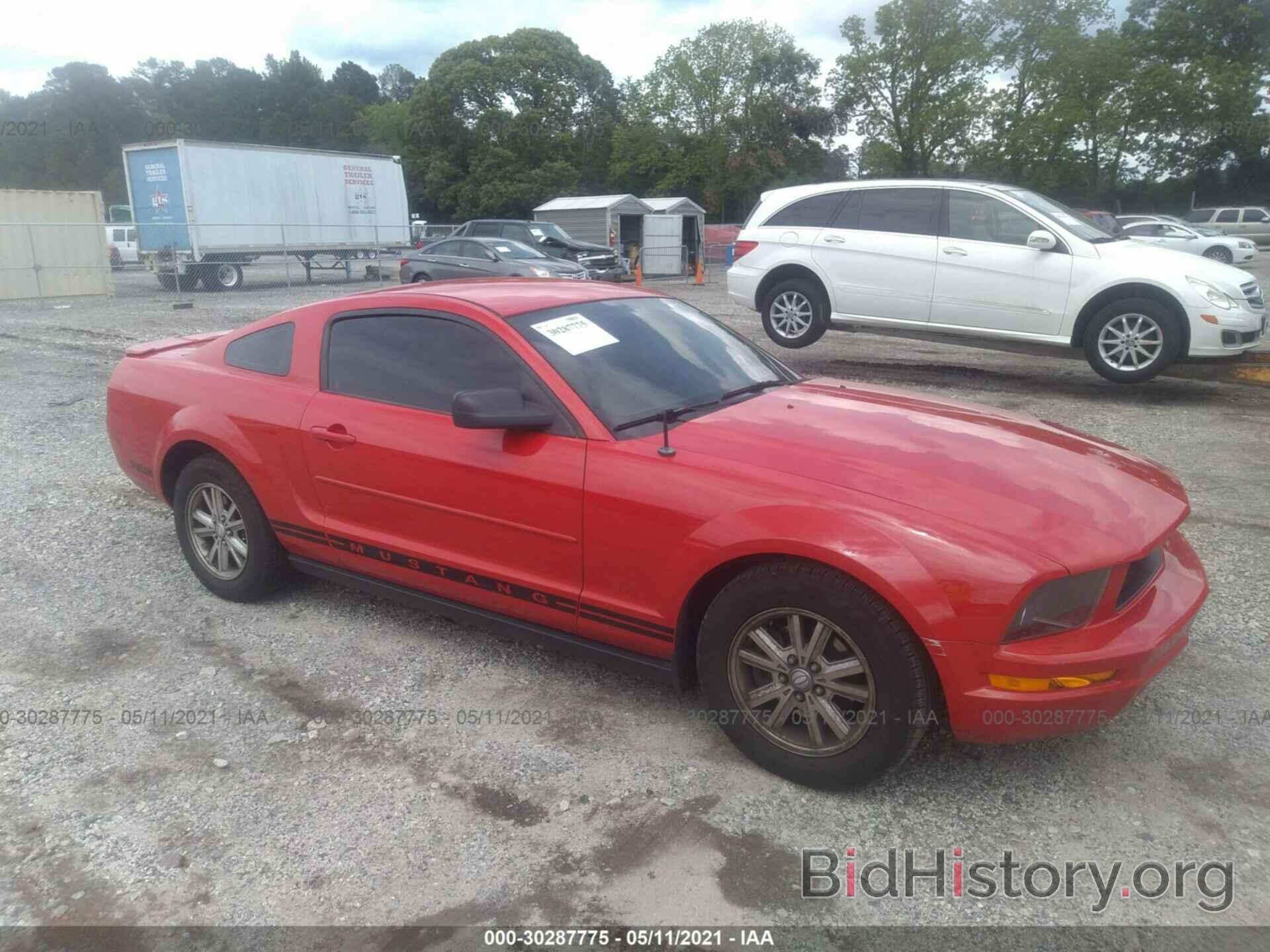 Photo 1ZVFT80N675296079 - FORD MUSTANG 2007