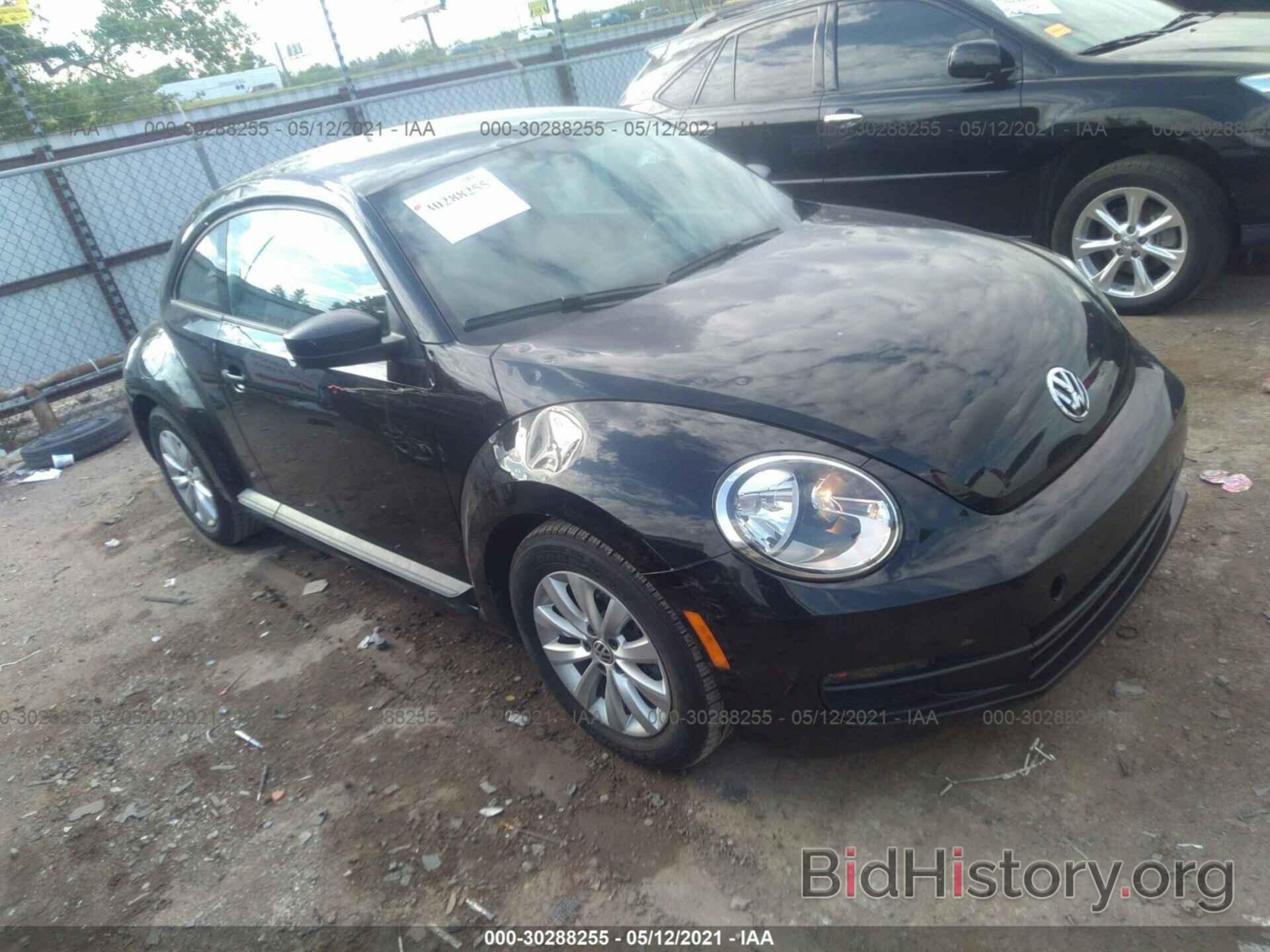 Photo 3VWFP7AT6EM611160 - VOLKSWAGEN BEETLE COUPE 2014