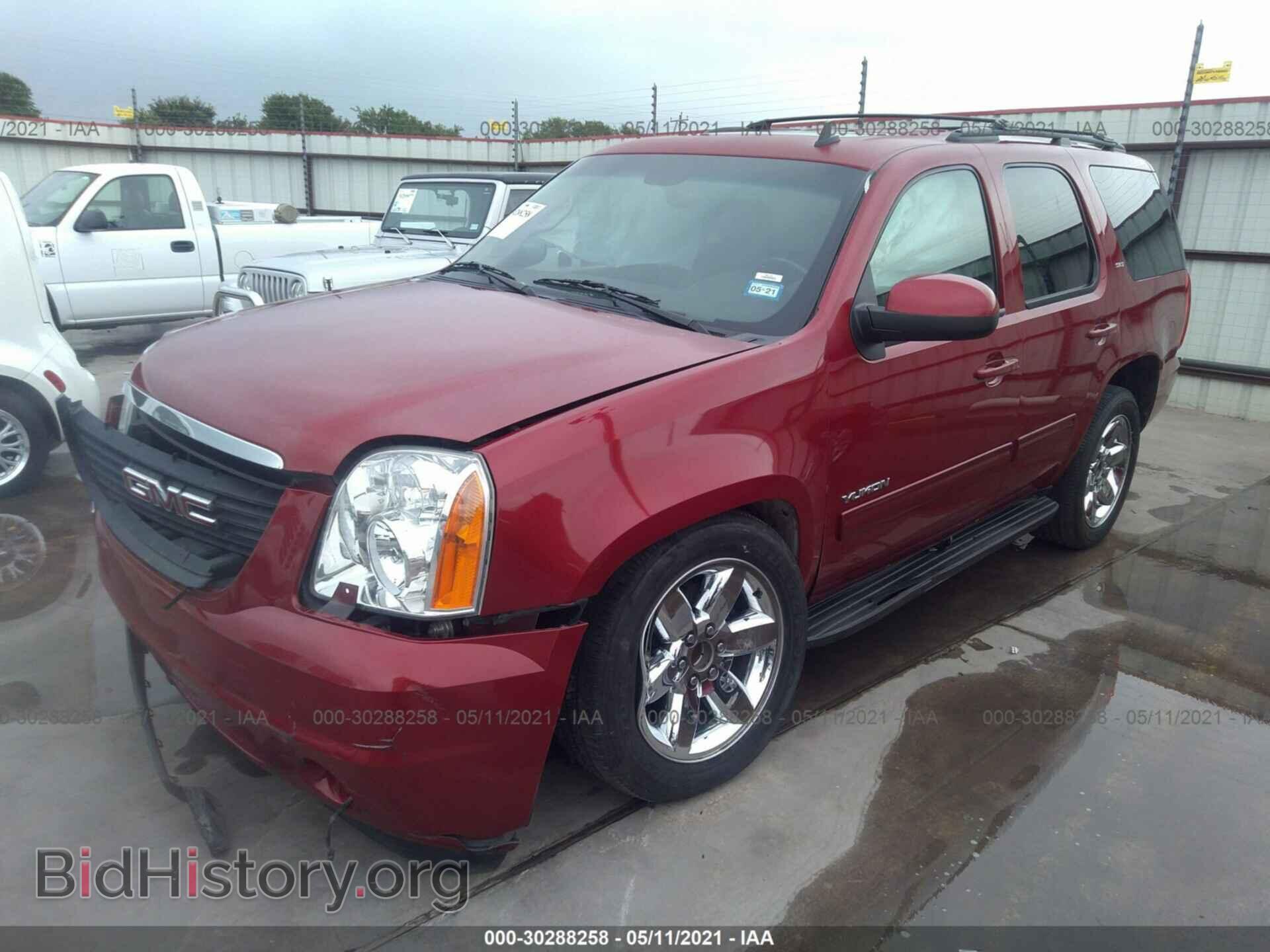 2013 GMC YUKON - VIN: 1GKS1CE06DR303287 - Photo 2