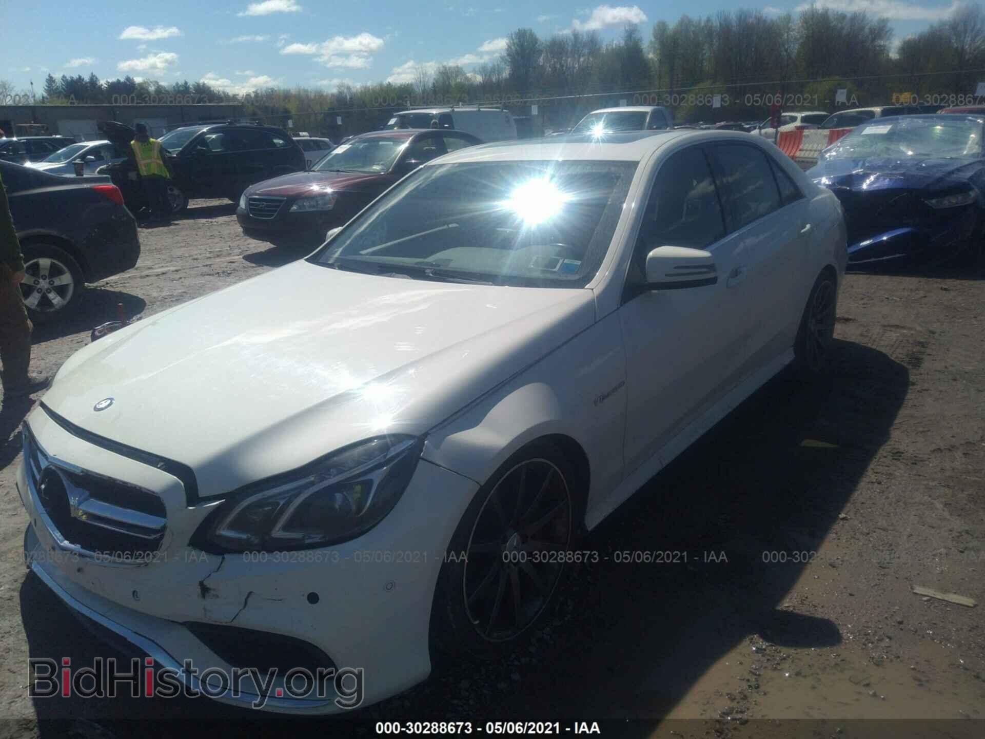 2010 MERCEDES-BENZ E-CLASS - VIN: WDDHF8HB5AA253791 - Фото 2