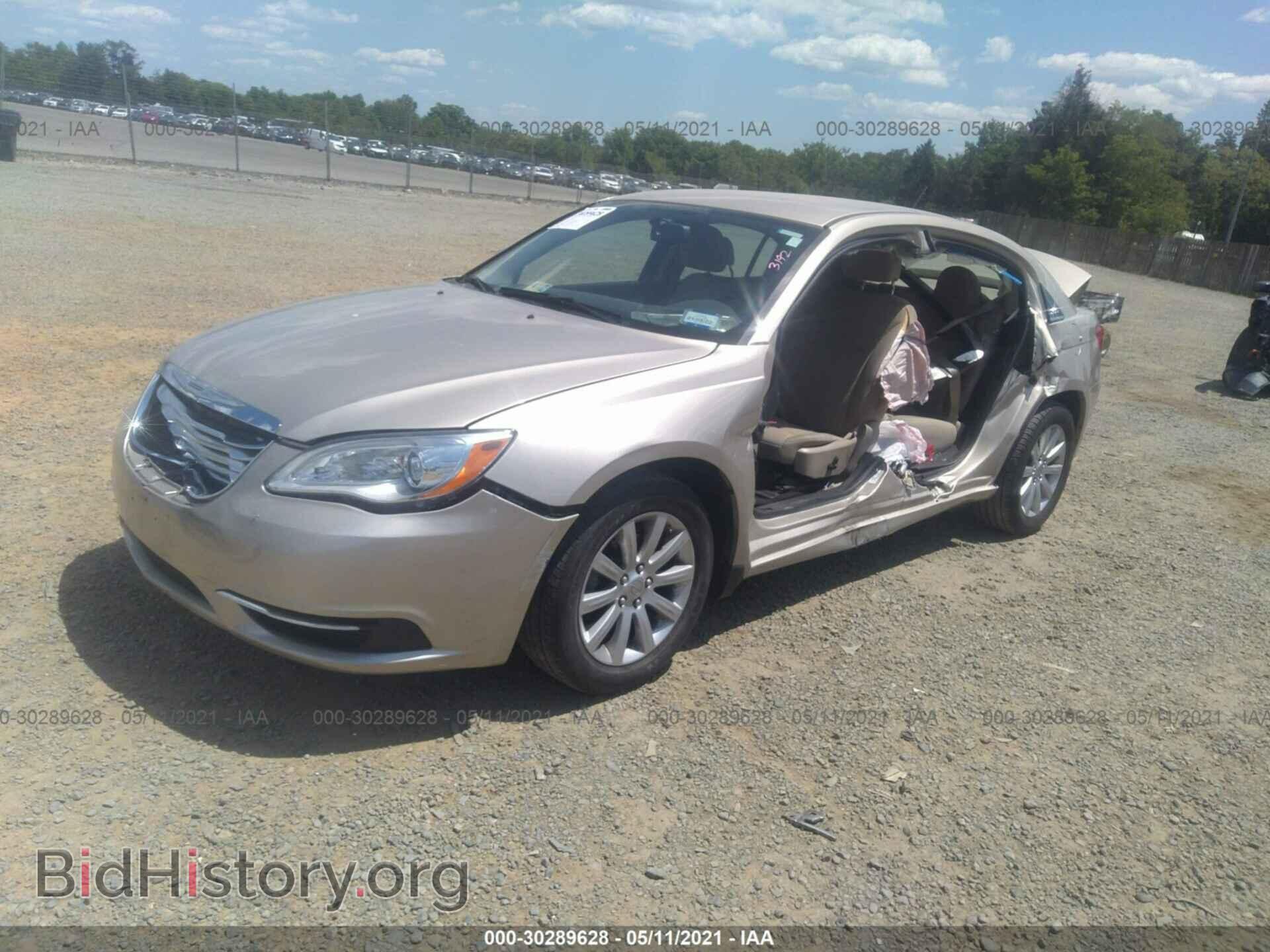 2014 CHRYSLER 200 - VIN: 1C3CCBBB1EN192168 - Фото 2