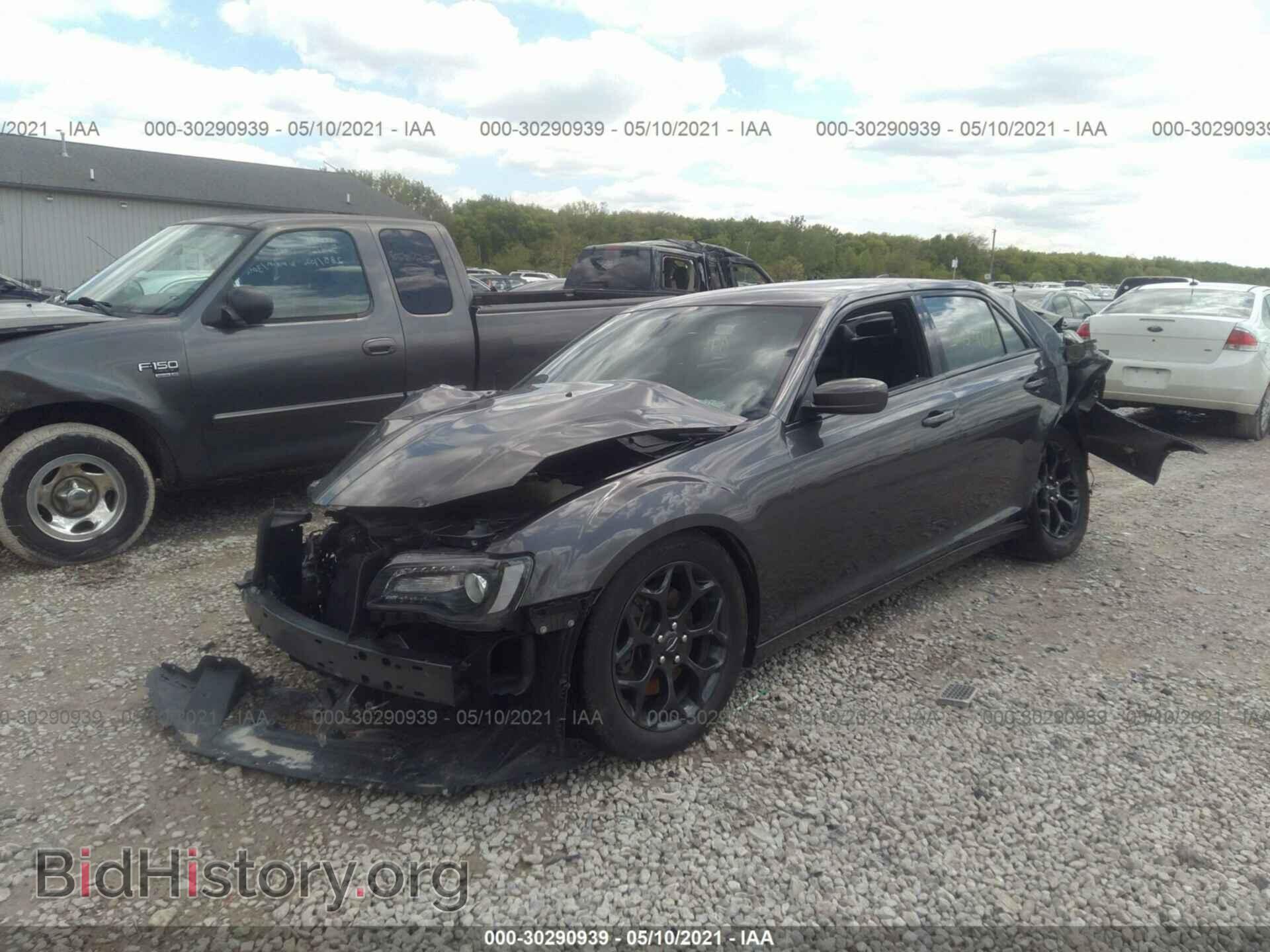 2019 CHRYSLER 300 - VIN: 2C3CCAGG7KH586325 - Photo 2