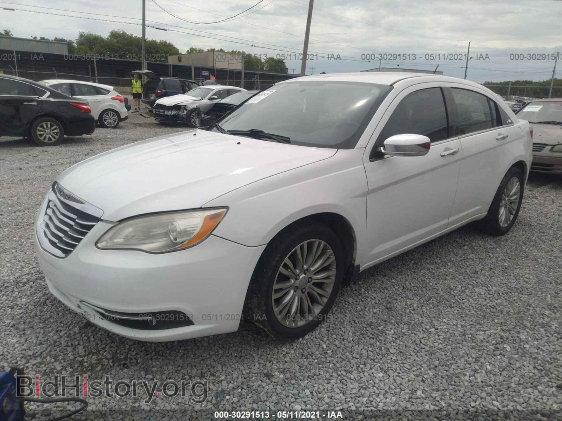 2012 CHRYSLER 200 - VIN: 1C3CCBCB3CN256416 - Фото 2