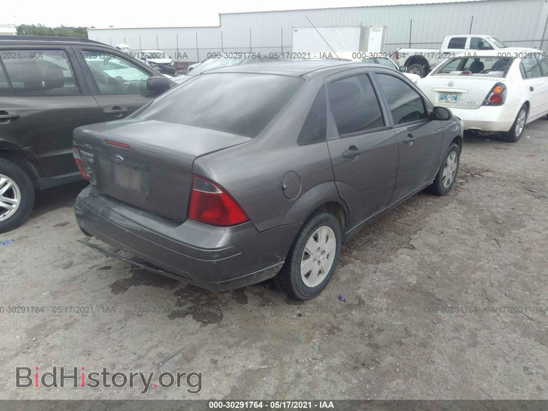2007 FORD FOCUS - VIN: 1FAFP34N37W208917 - Photo 4