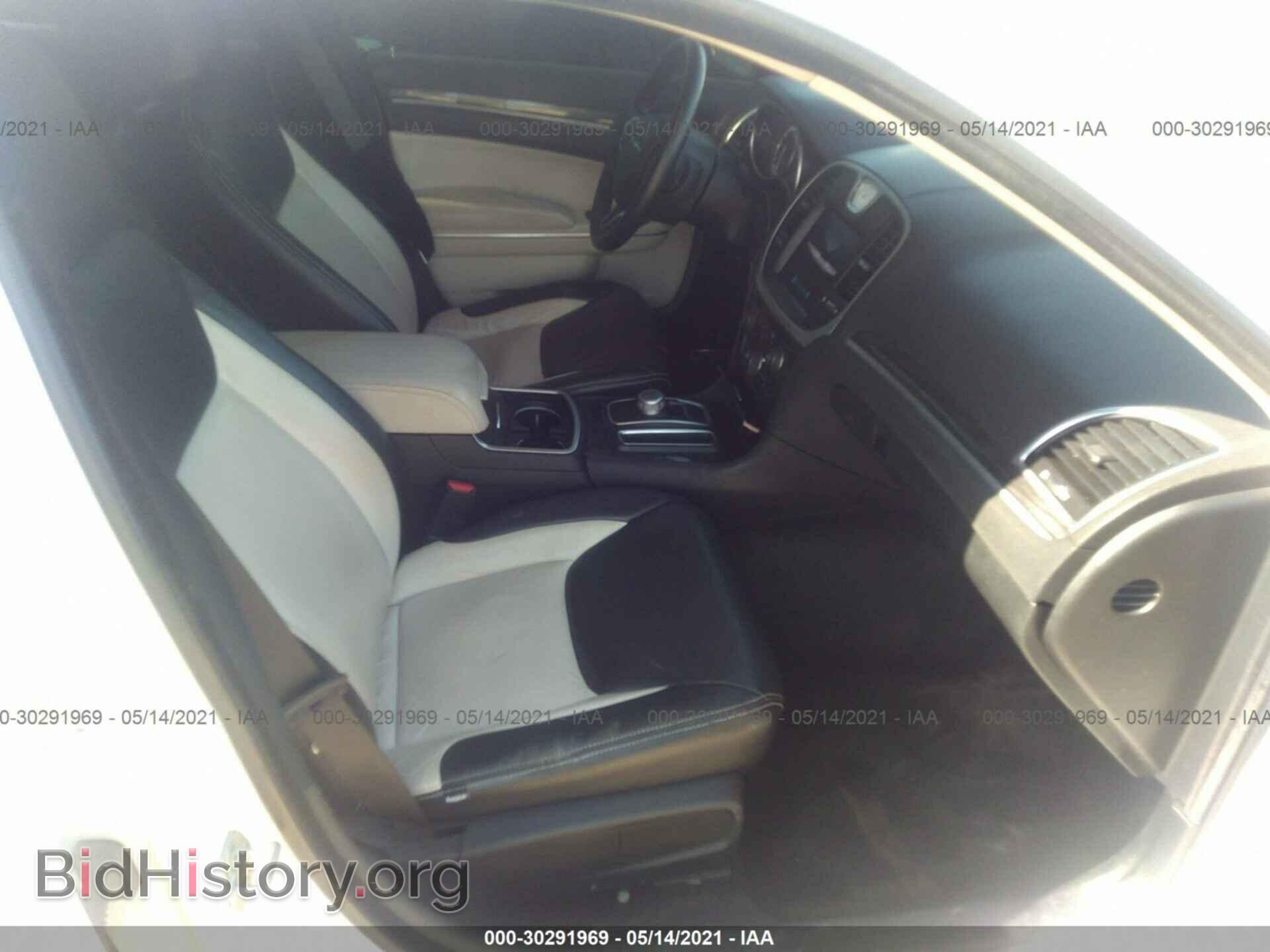 2018 CHRYSLER 300 - VIN: 2C3CCAAGXJH275172 - Фото 5