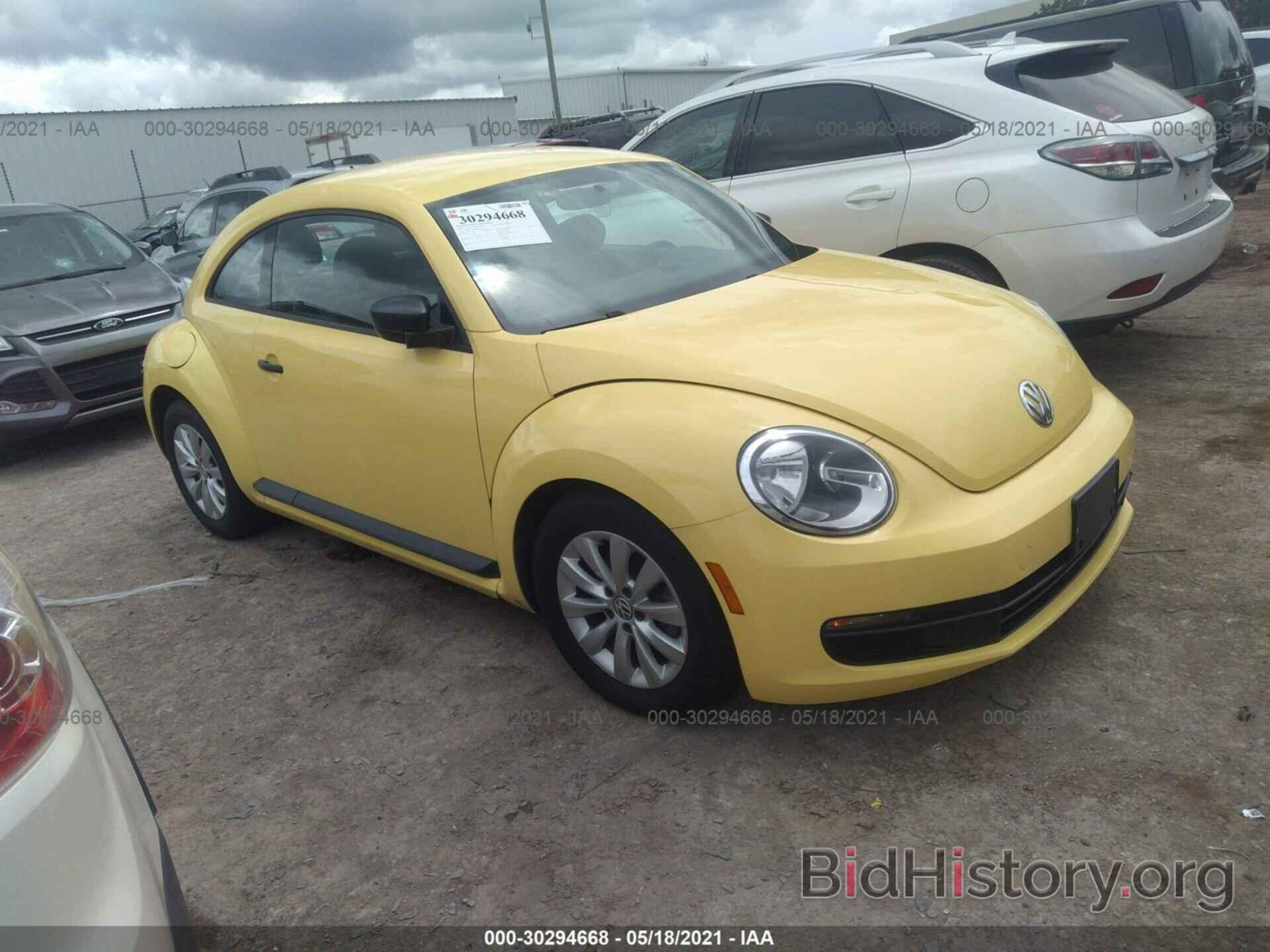 Photo 3VWF17AT8FM619716 - VOLKSWAGEN BEETLE COUPE 2015