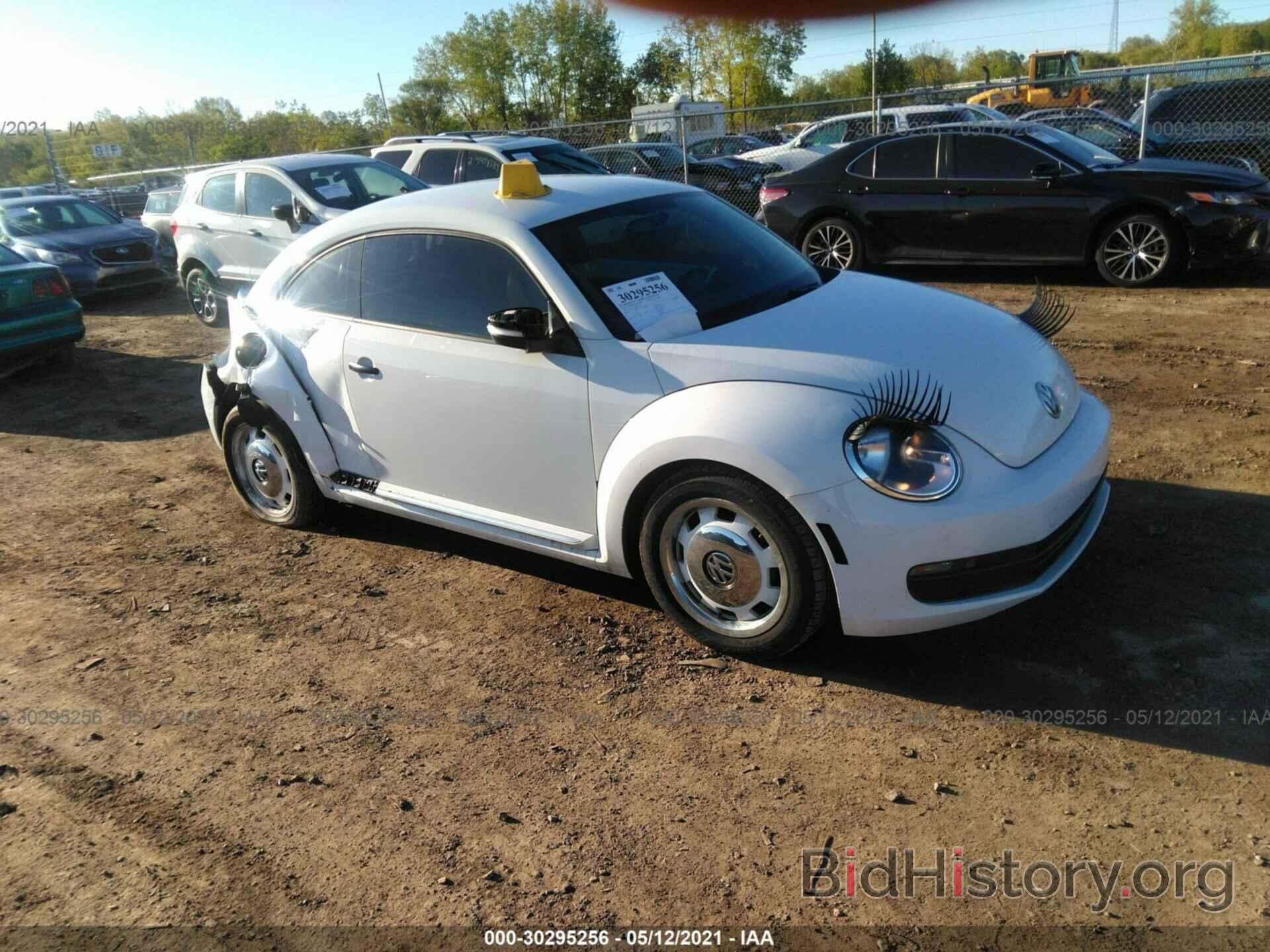 Photo 3VWF17AT6GM633311 - VOLKSWAGEN BEETLE COUPE 2016