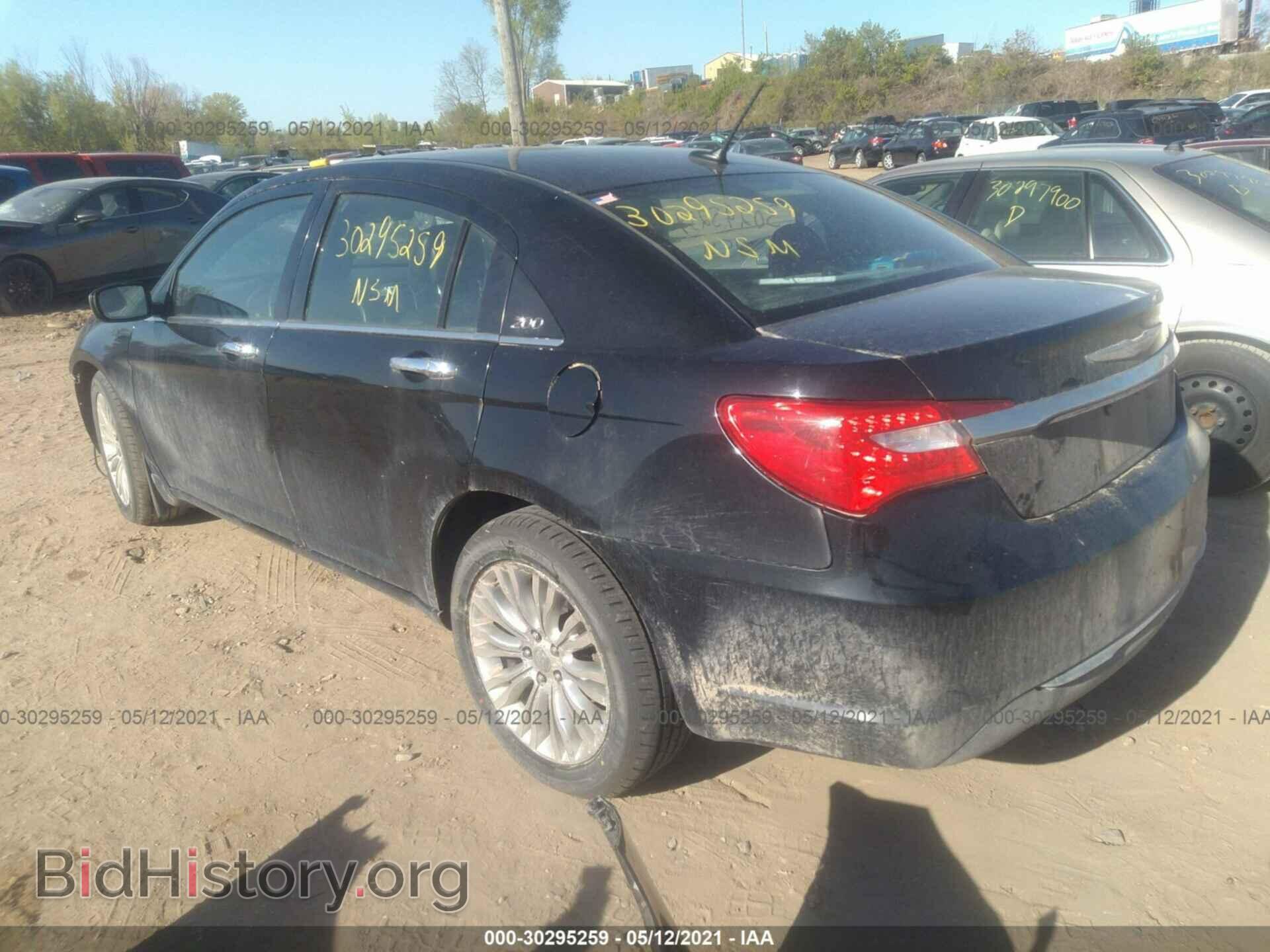 2011 CHRYSLER 200 - VIN: 1C3BC2FG4BN550800 - Фото 3