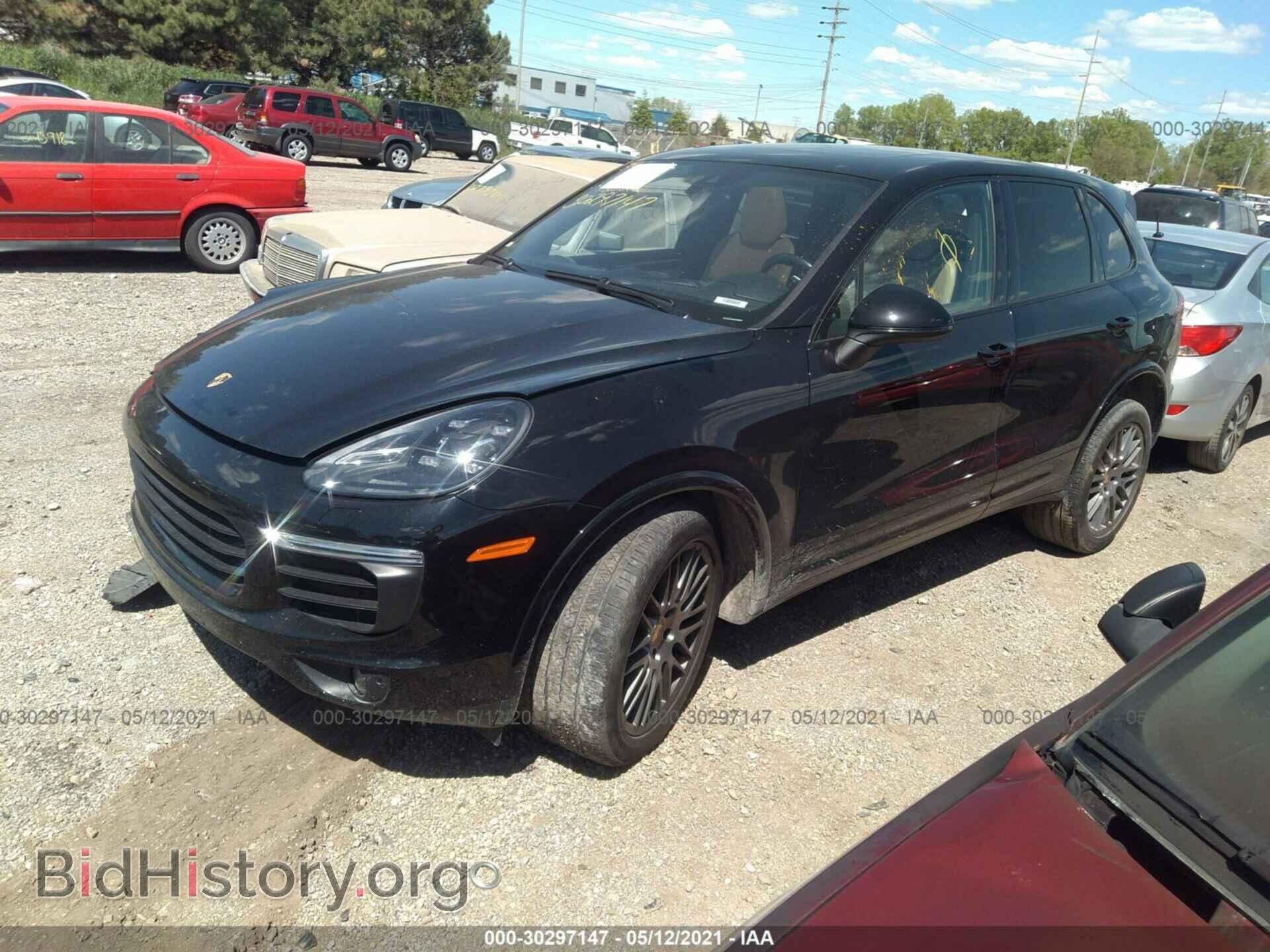 2017 PORSCHE CAYENNE - VIN: WP1AA2A29HKA90079 - Фото 2