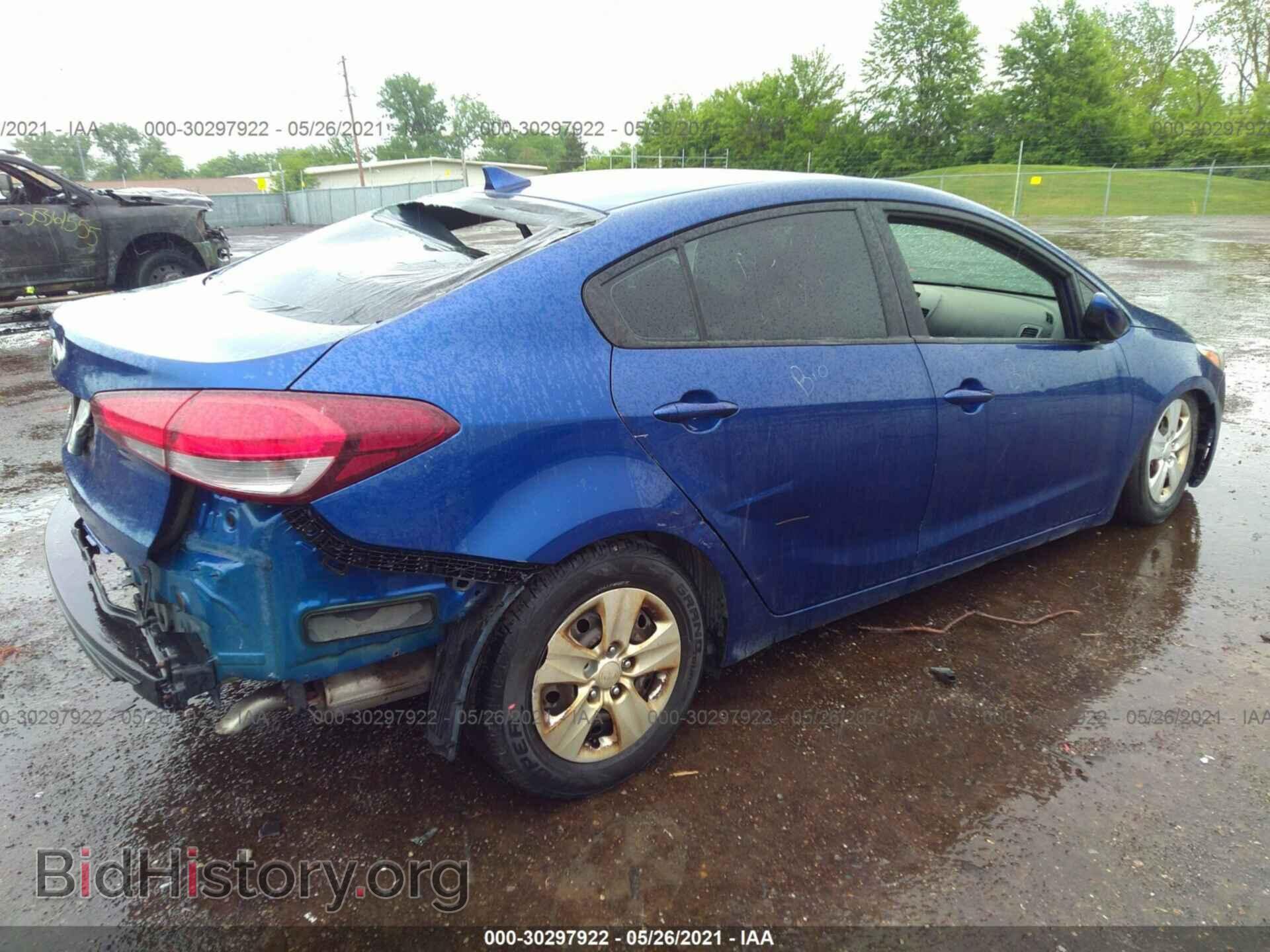 2017 KIA FORTE - VIN: 3KPFK4A76HE012230 - Photo 4