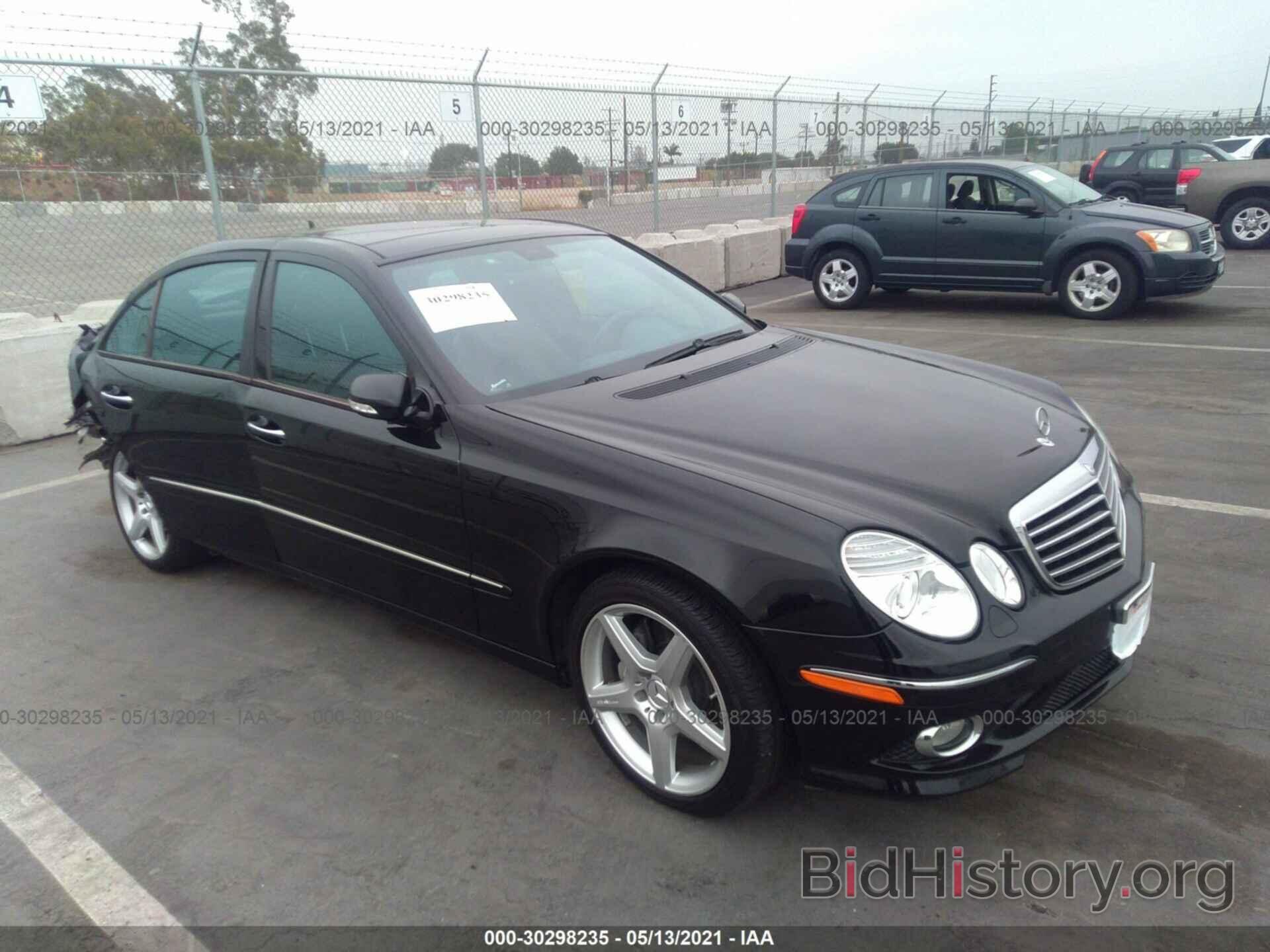 Photo WDBUF56X79B428598 - MERCEDES-BENZ E-CLASS 2009