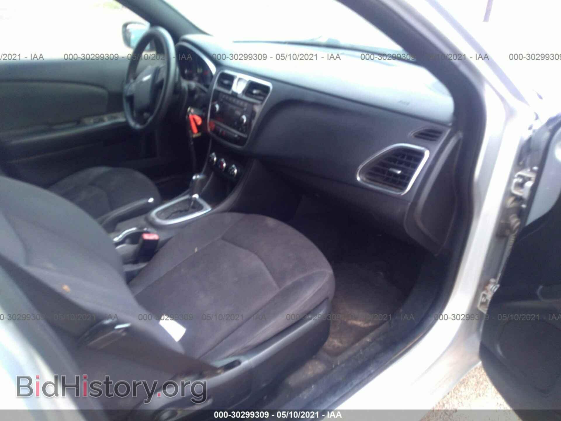 2012 CHRYSLER 200 - VIN: 1C3CCBAB3CN295378 - Photo 5