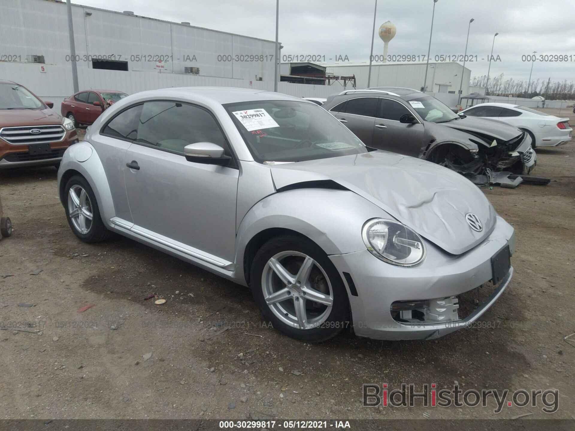 Photo 3VWF17AT1FM654307 - VOLKSWAGEN BEETLE COUPE 2015