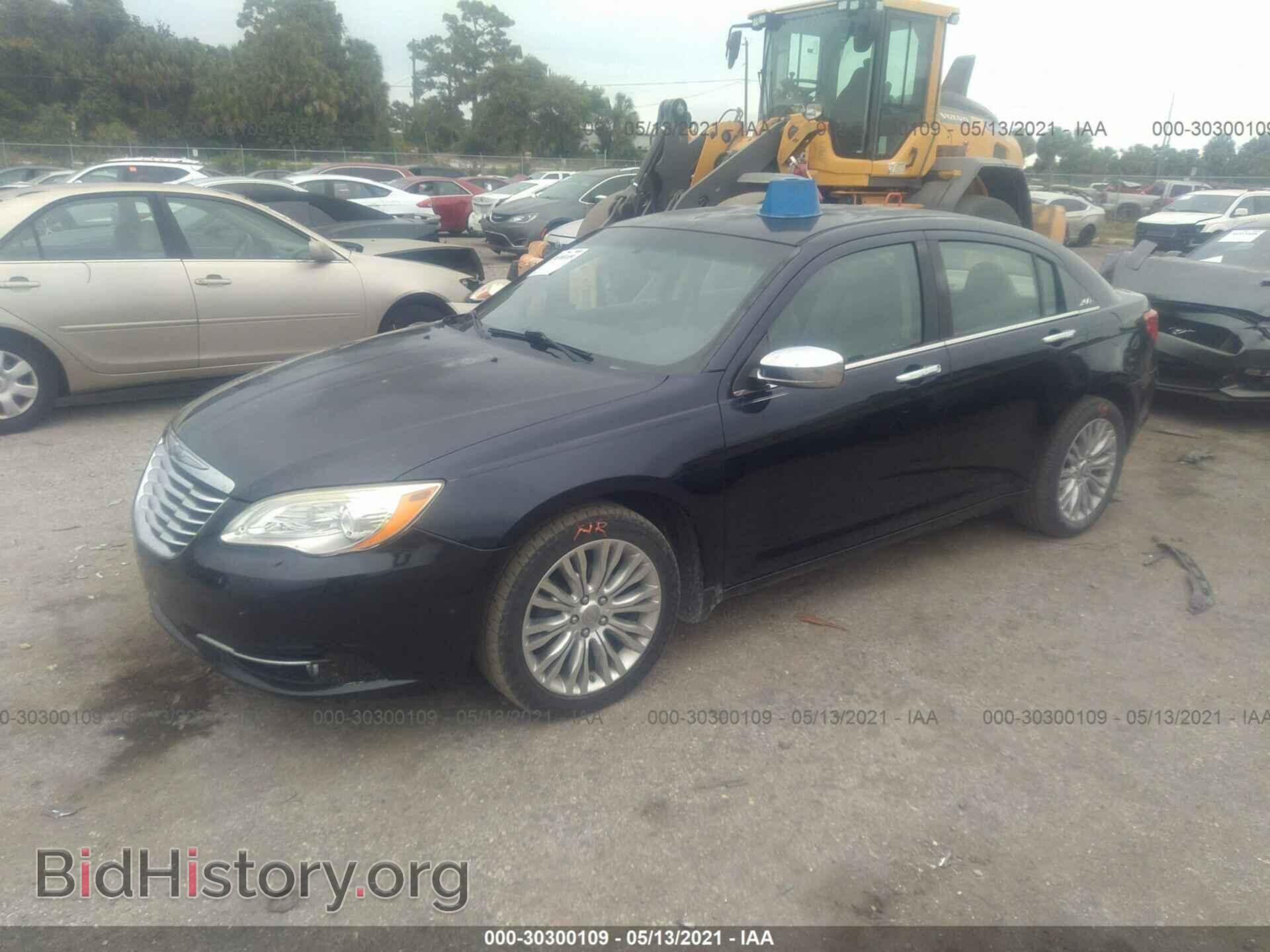 2012 CHRYSLER 200 - VIN: 1C3CCBCB4CN137550 - Фото 2