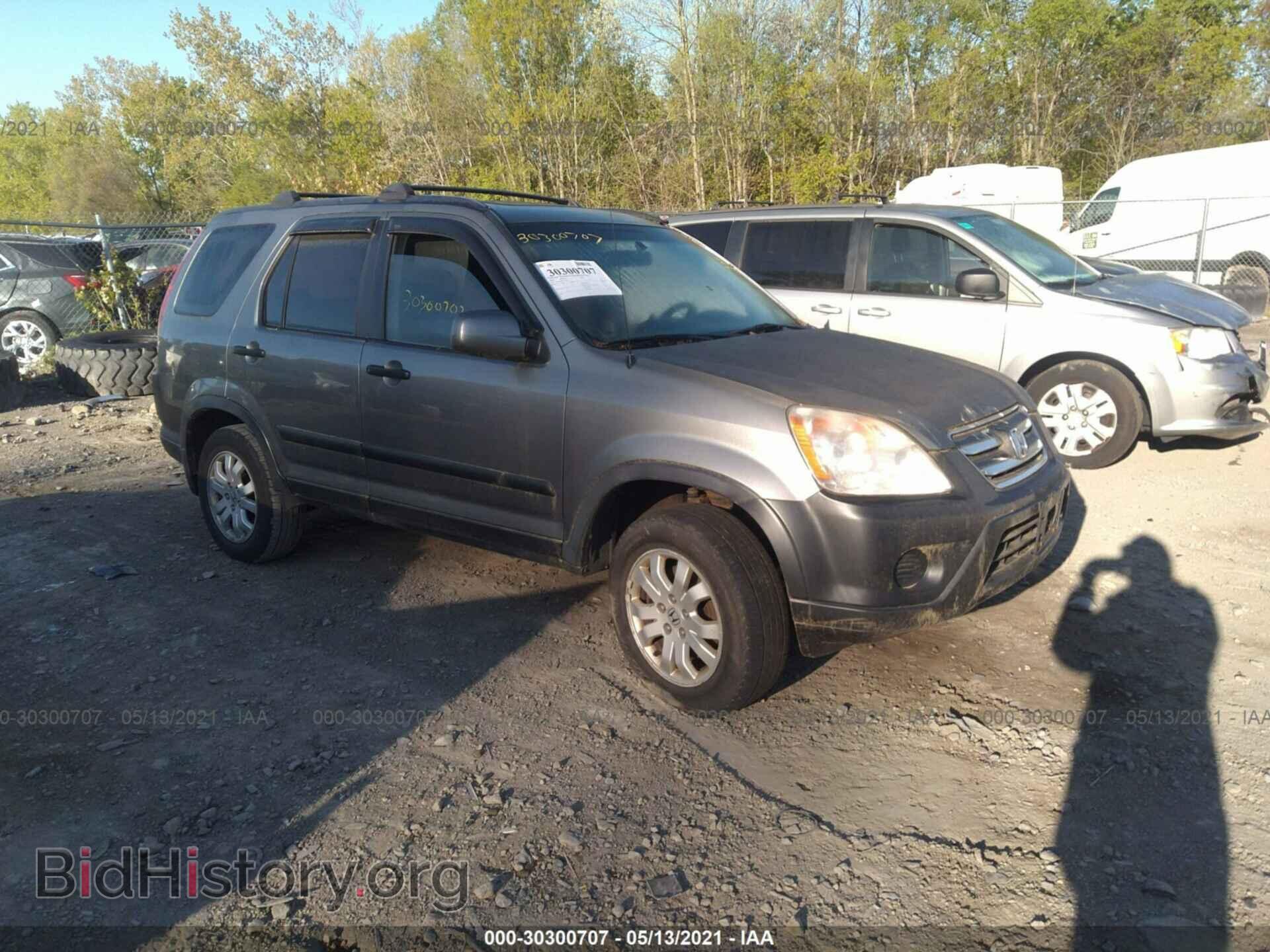 Фотография JHLRD78806C055282 - HONDA CR-V 2006
