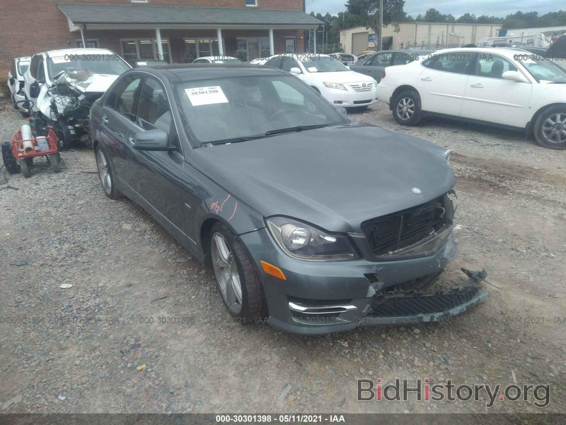 Photo WDDGF4HB6CR206536 - MERCEDES-BENZ C-CLASS 2012