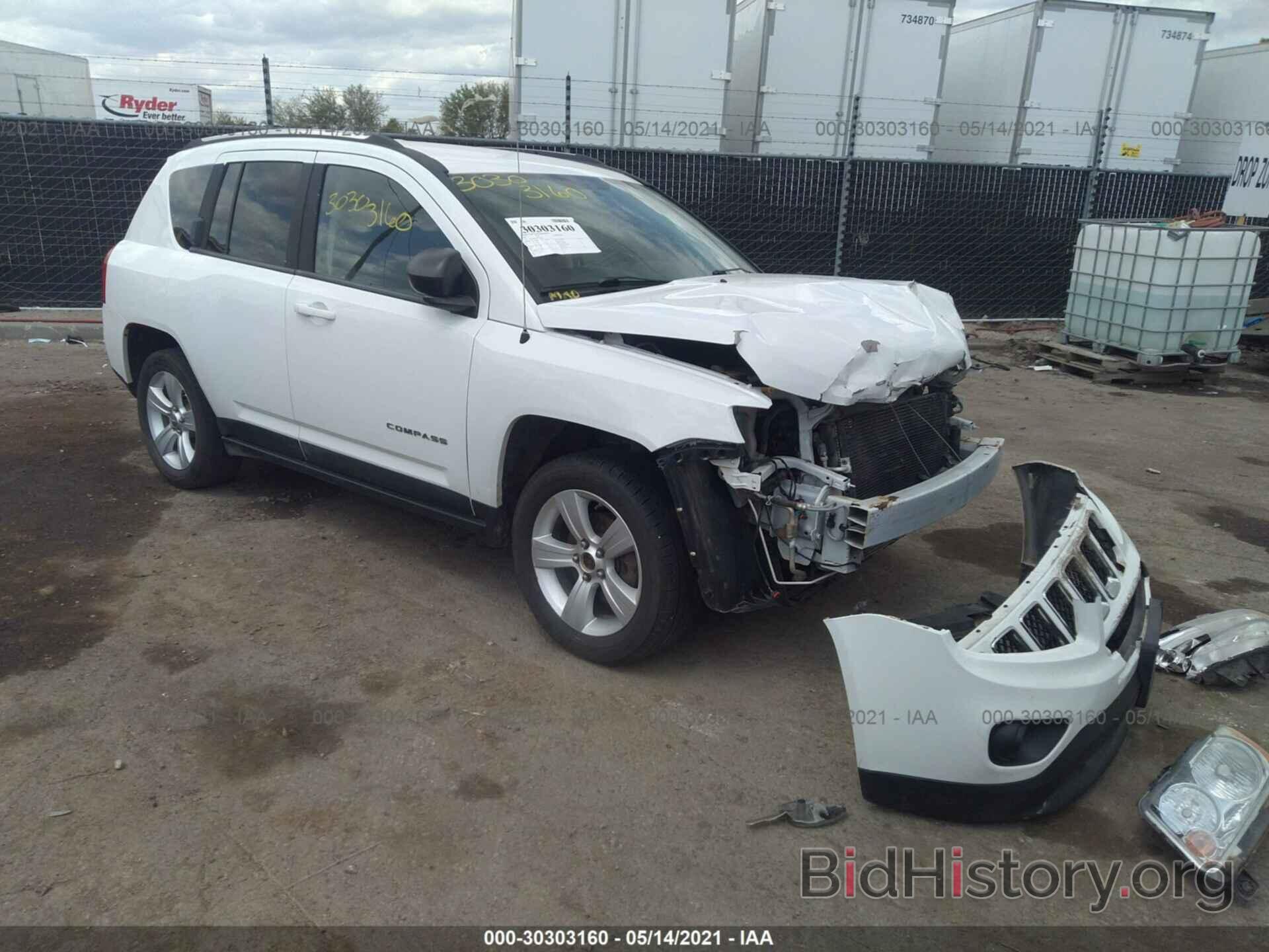 Photo 1J4NF1FB5BD191536 - JEEP COMPASS 2011