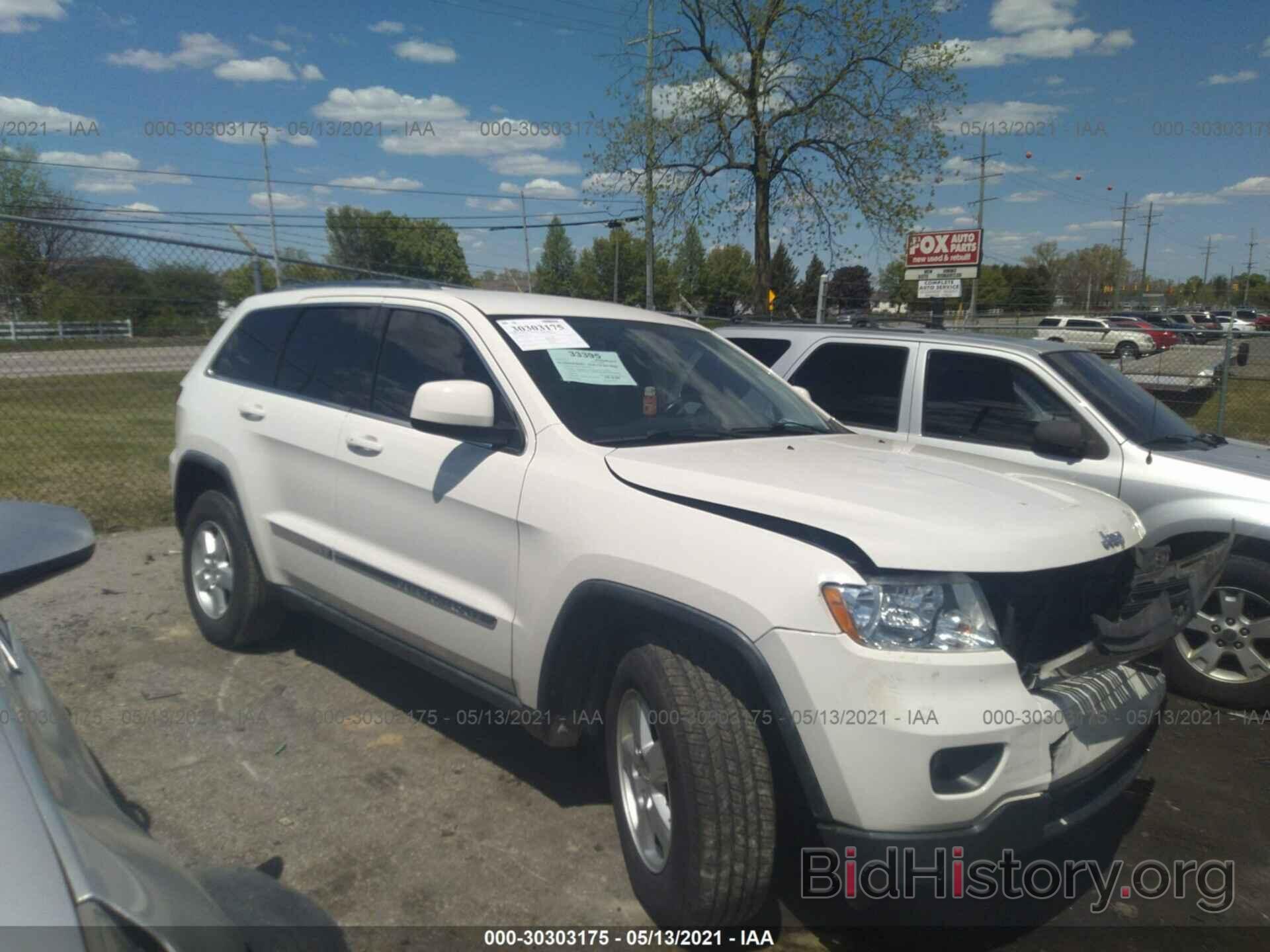 Photo 1J4RR4GG3BC563224 - JEEP GRAND CHEROKEE 2011