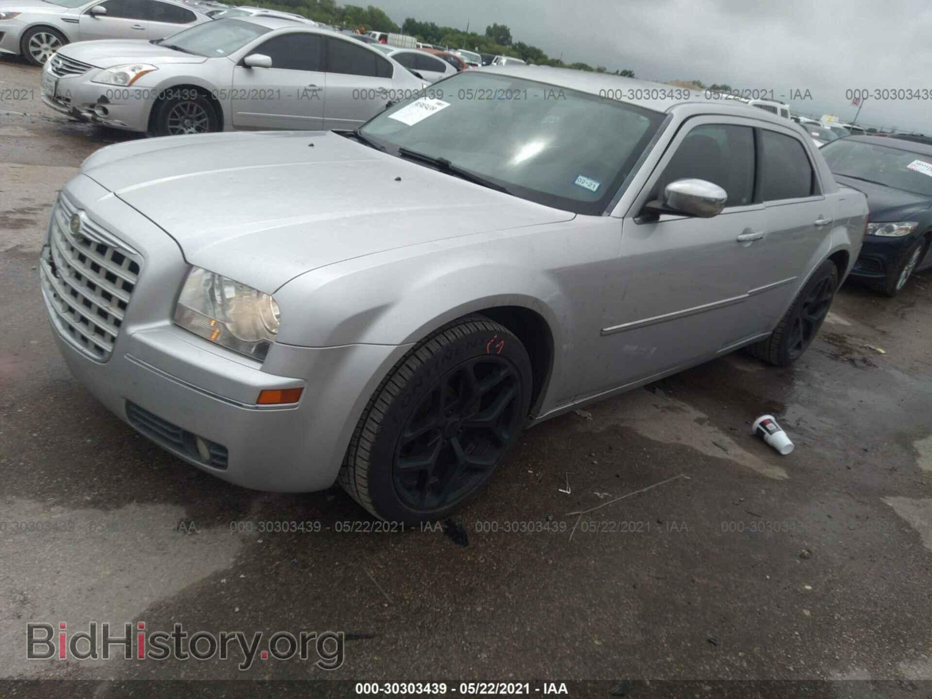 2010 CHRYSLER 300 - VIN: 2C3CA4CD1AH150183 - Фото 2