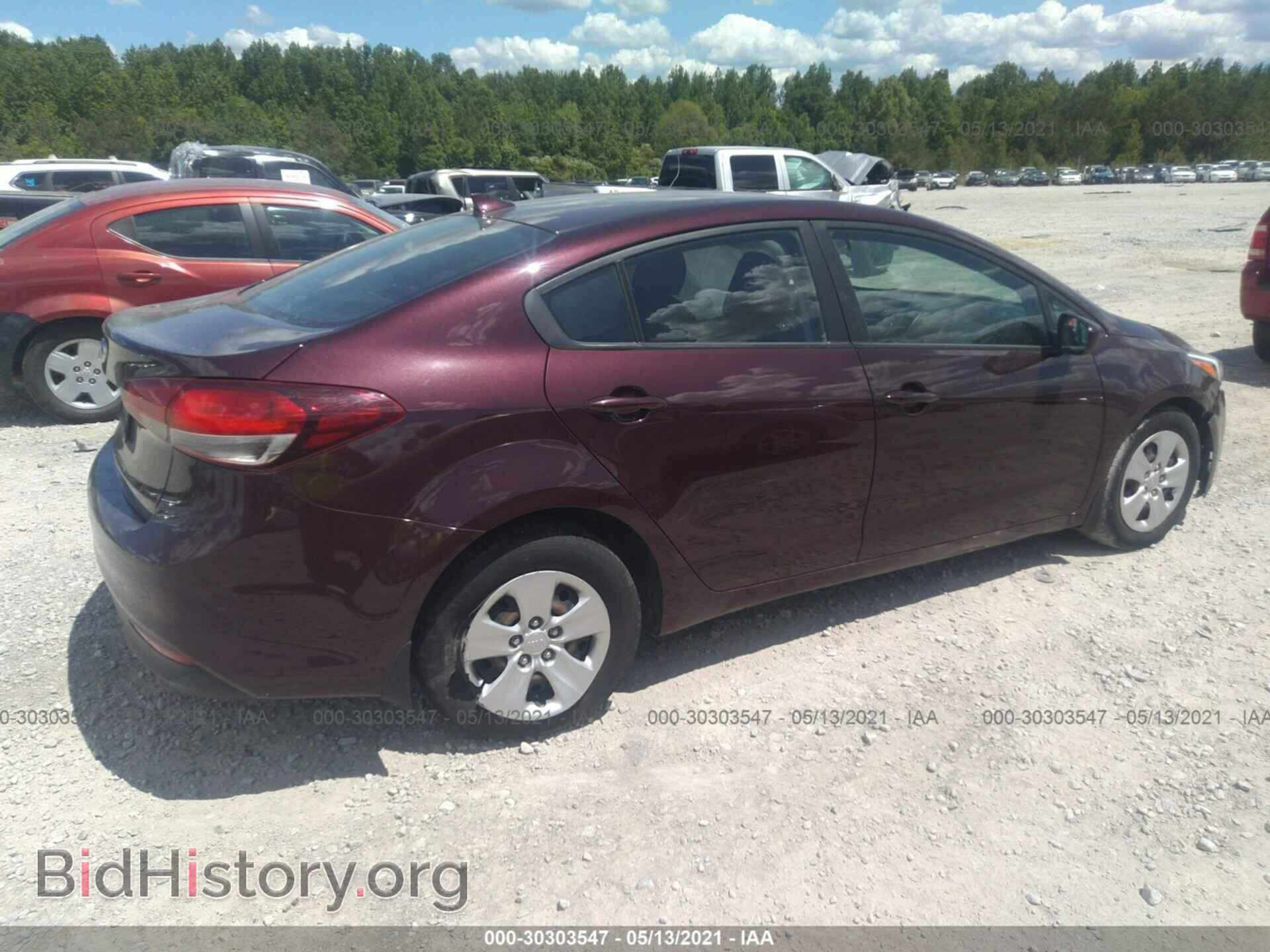 2017 KIA FORTE - VIN: 3KPFK4A78HE071988 - Photo 4