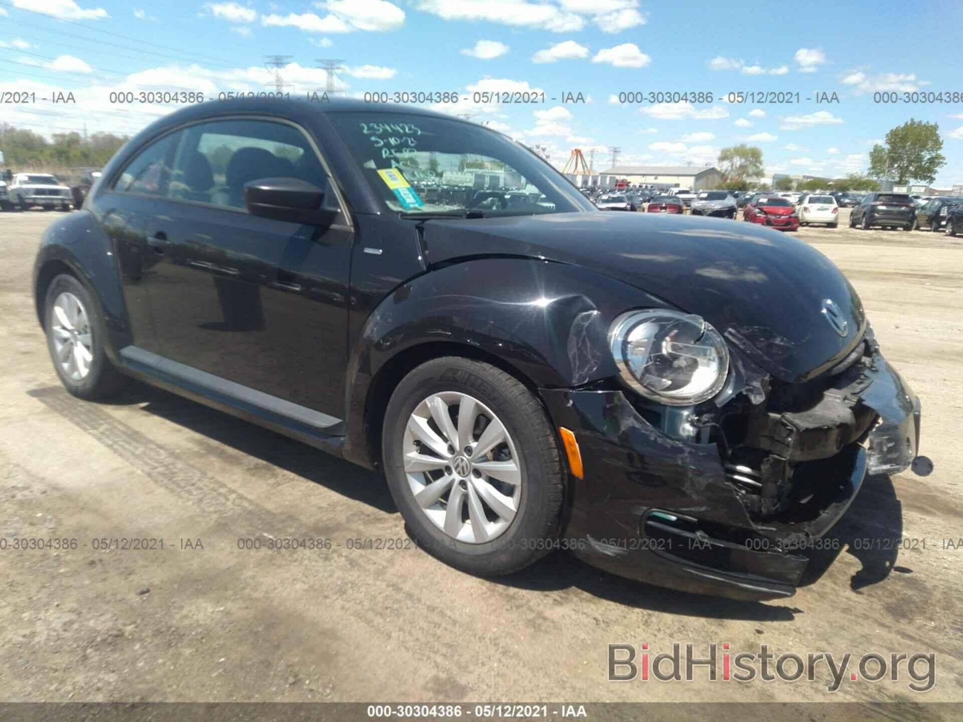 Photo 3VWF17AT0GM605293 - VOLKSWAGEN BEETLE COUPE 2016