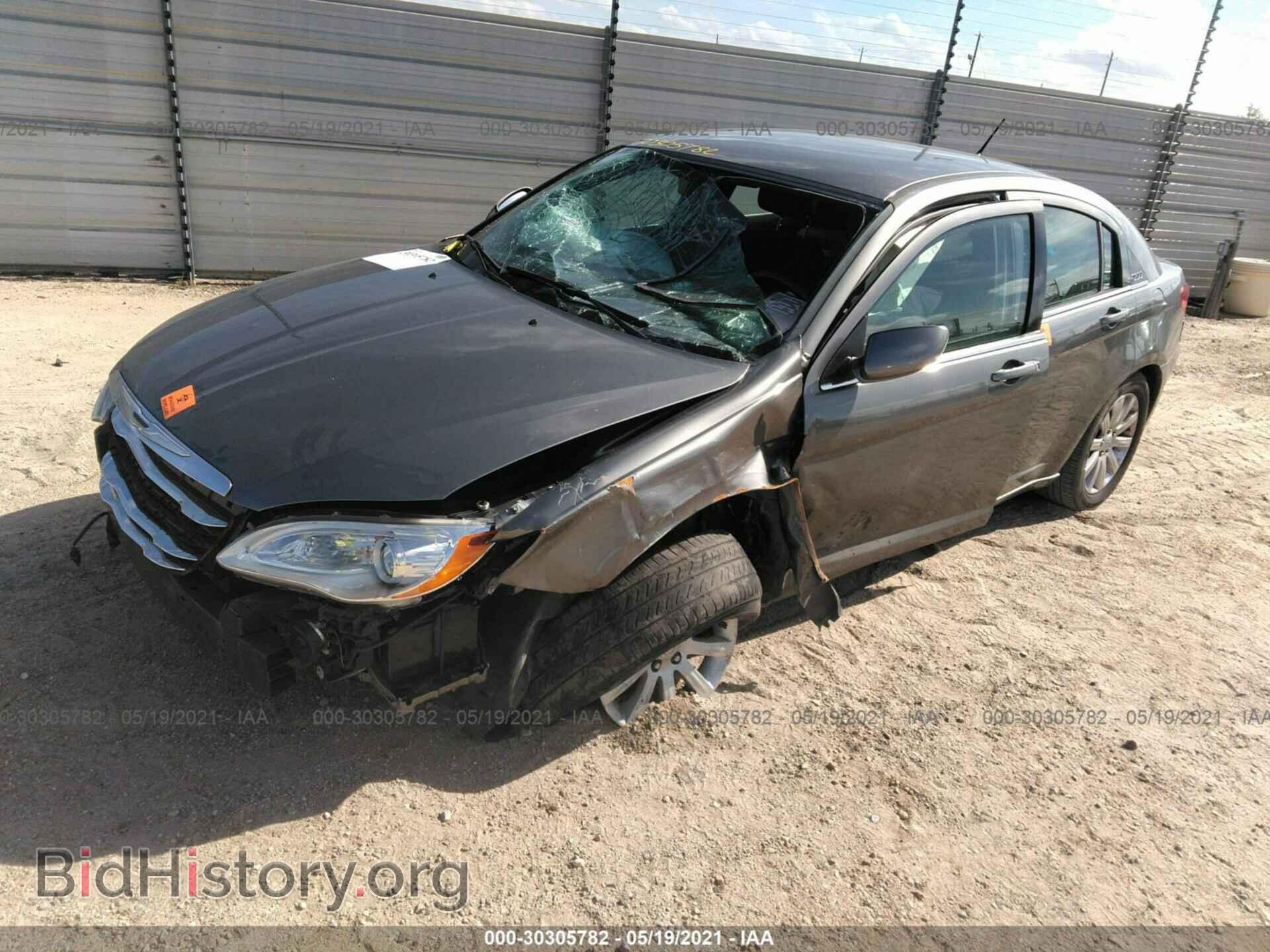 2013 CHRYSLER 200 - VIN: 1C3CCBBB4DN574192 - Photo 2