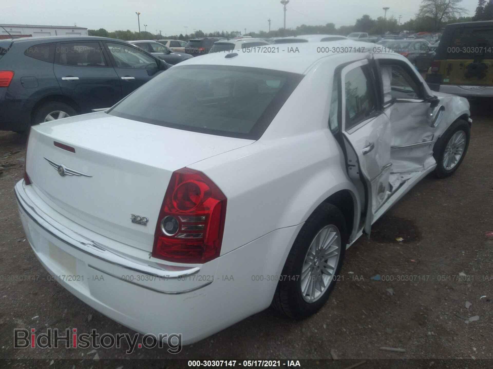 2010 CHRYSLER 300 - VIN: 2C3CA5CV8AH258668 - Фото 4