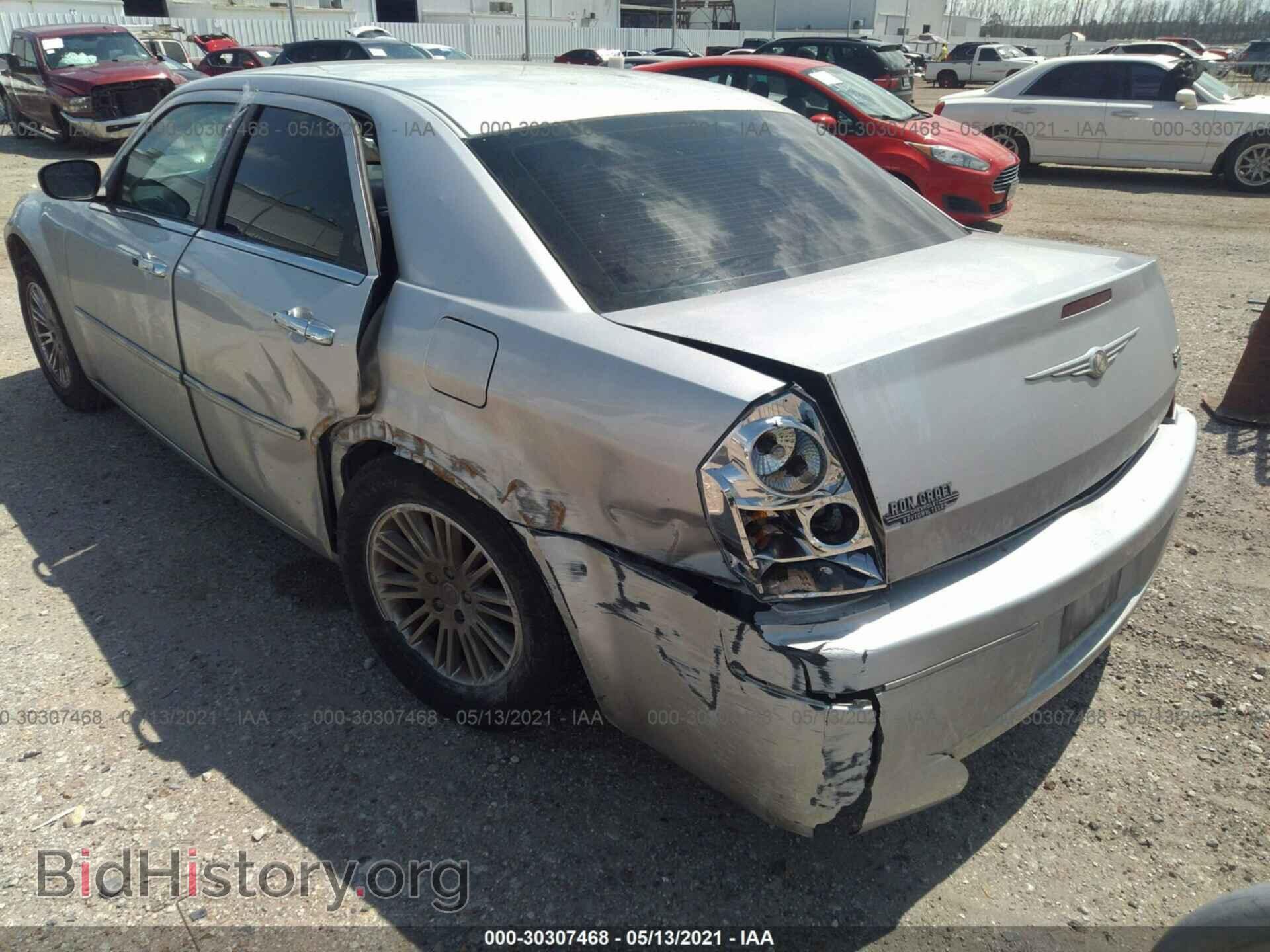 2010 CHRYSLER 300 - VIN: 2C3CA5CV3AH319957 - Фото 3