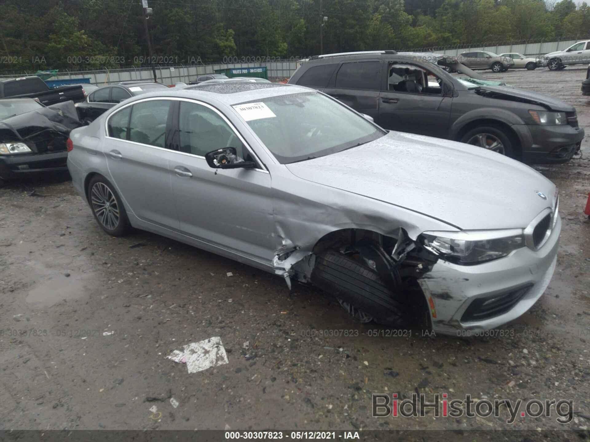 Photo WBAJE5C58JWA95576 - BMW 5 SERIES 2018