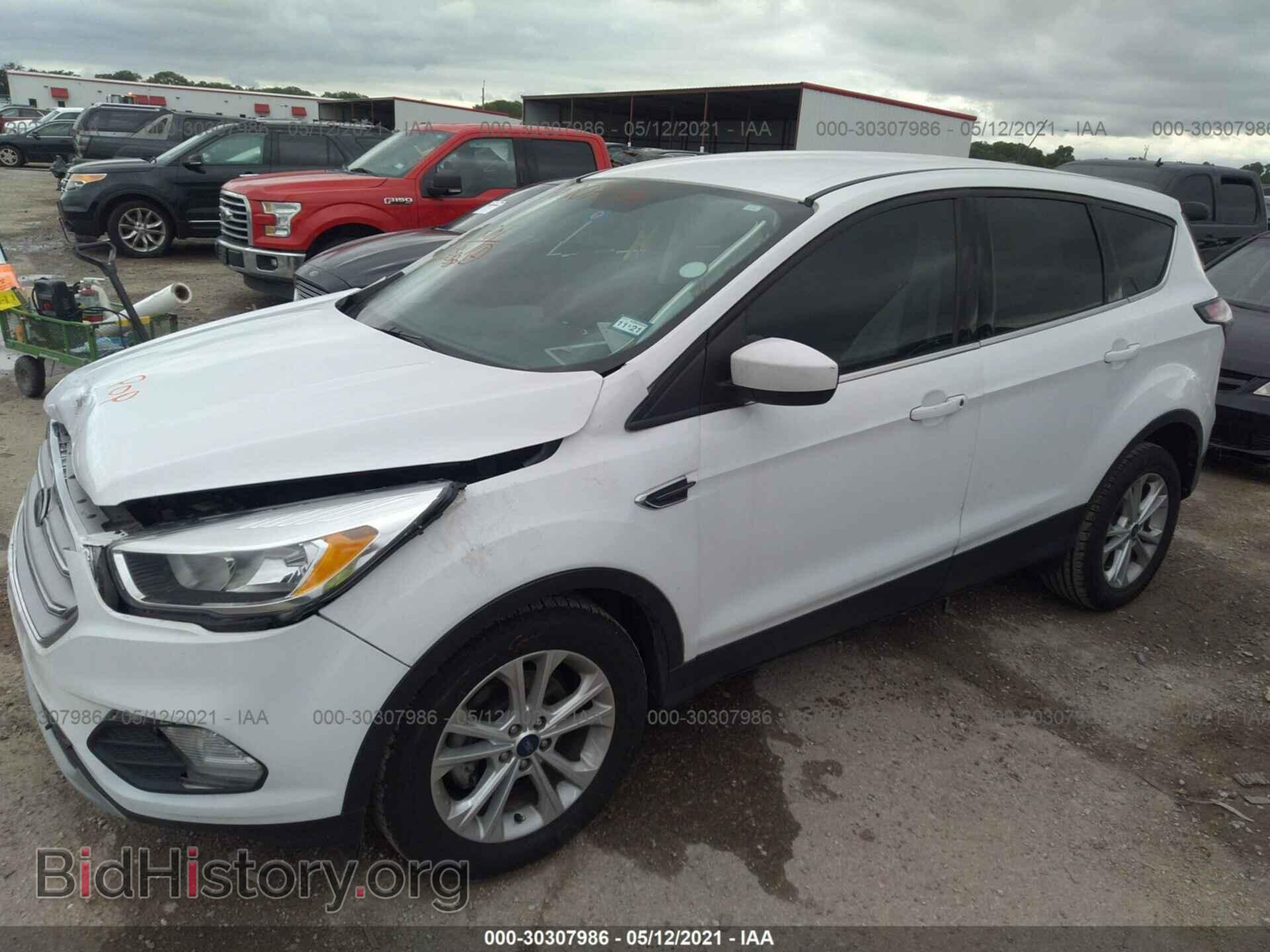 2017 FORD ESCAPE - VIN: 1FMCU0GDXHUB03386 - Фото 2