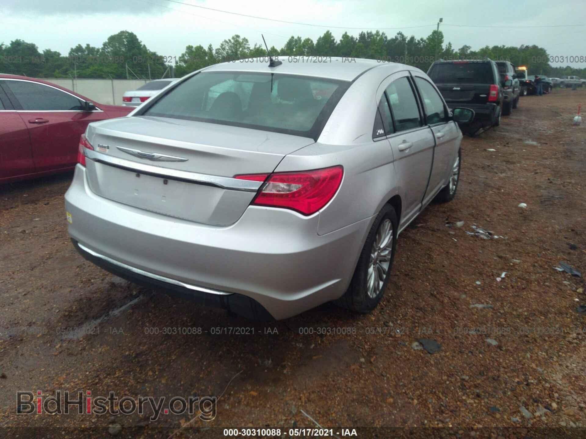2012 CHRYSLER 200 - VIN: 1C3CCBAB6CN134104 - Фото 4