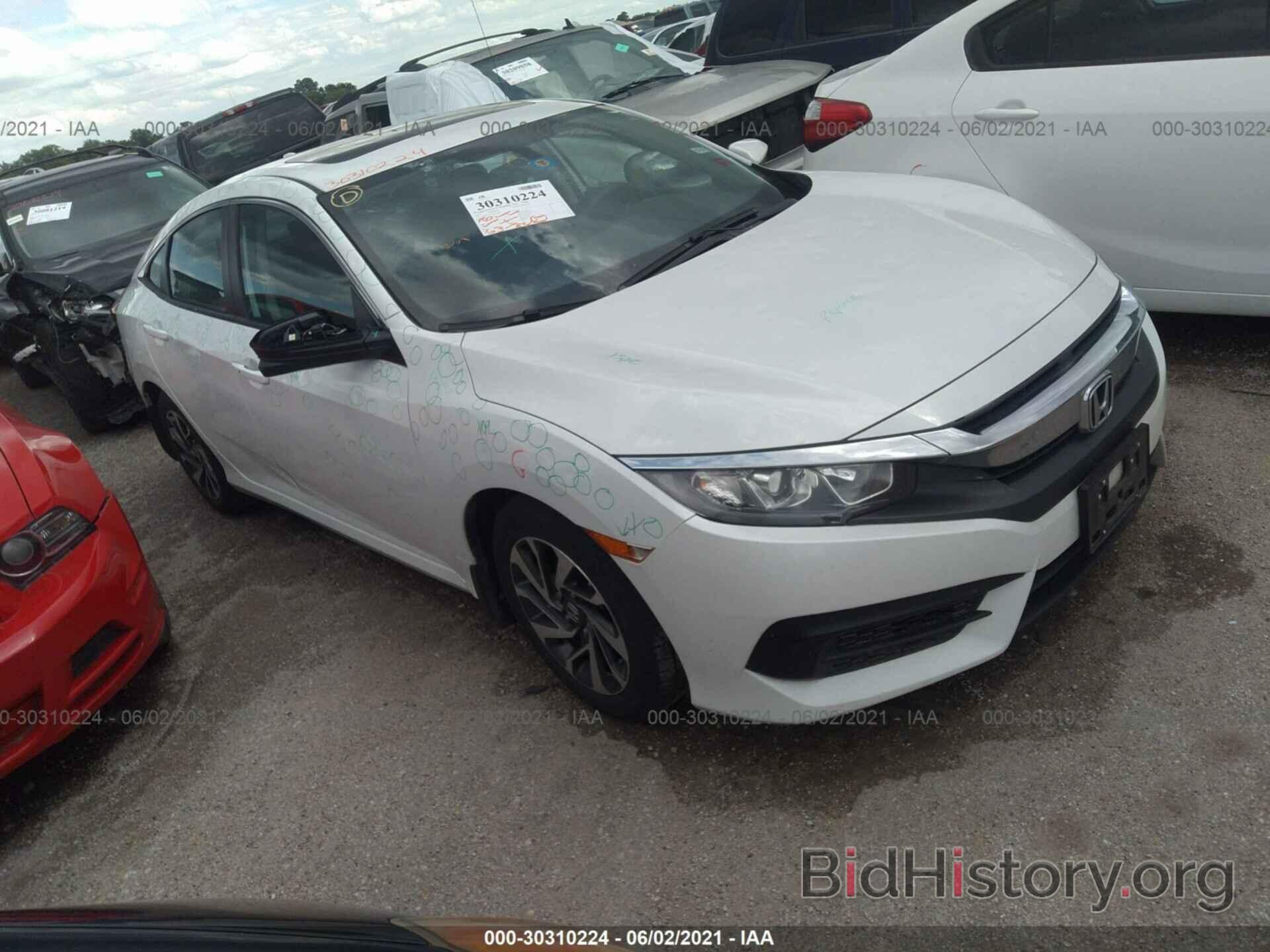 Photo 19XFC2F77JE039095 - HONDA CIVIC SEDAN 2018