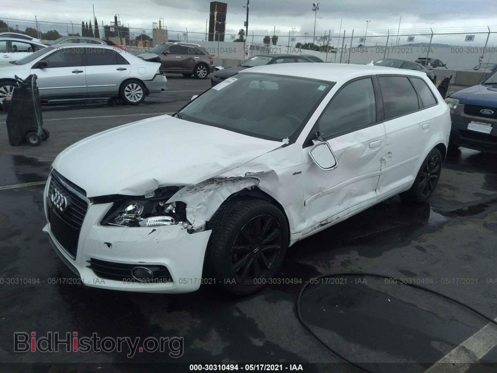 2011 AUDI A3 - VIN: WAUBJBFMXBA045291 - Фото 2