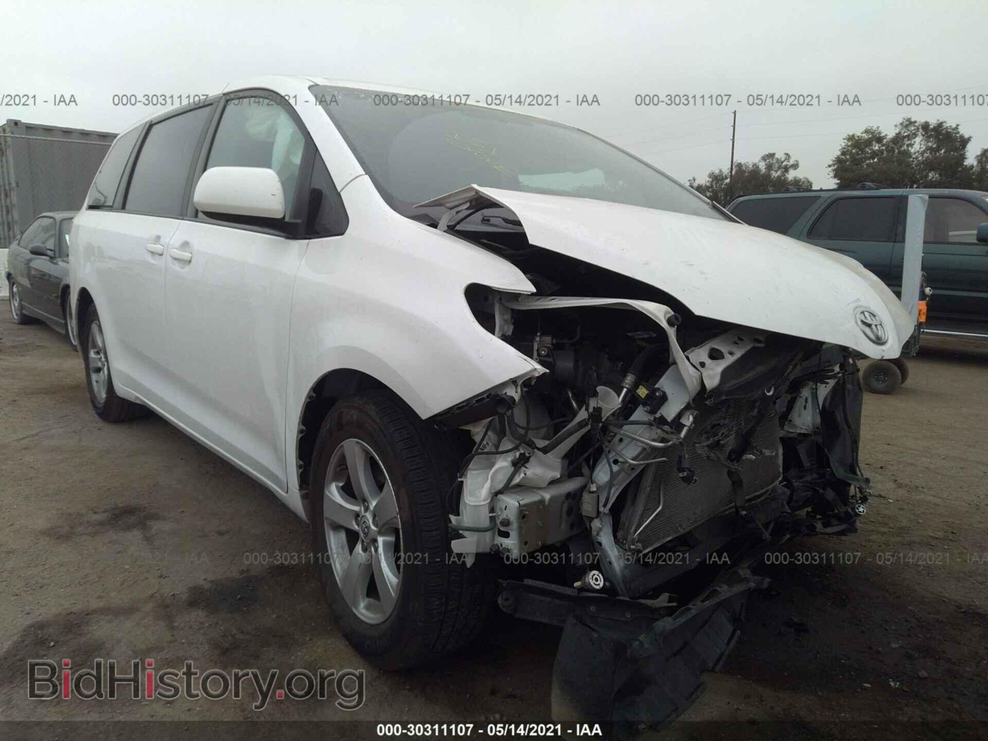 Photo 5TDKK3DC4FS596163 - TOYOTA SIENNA 2015