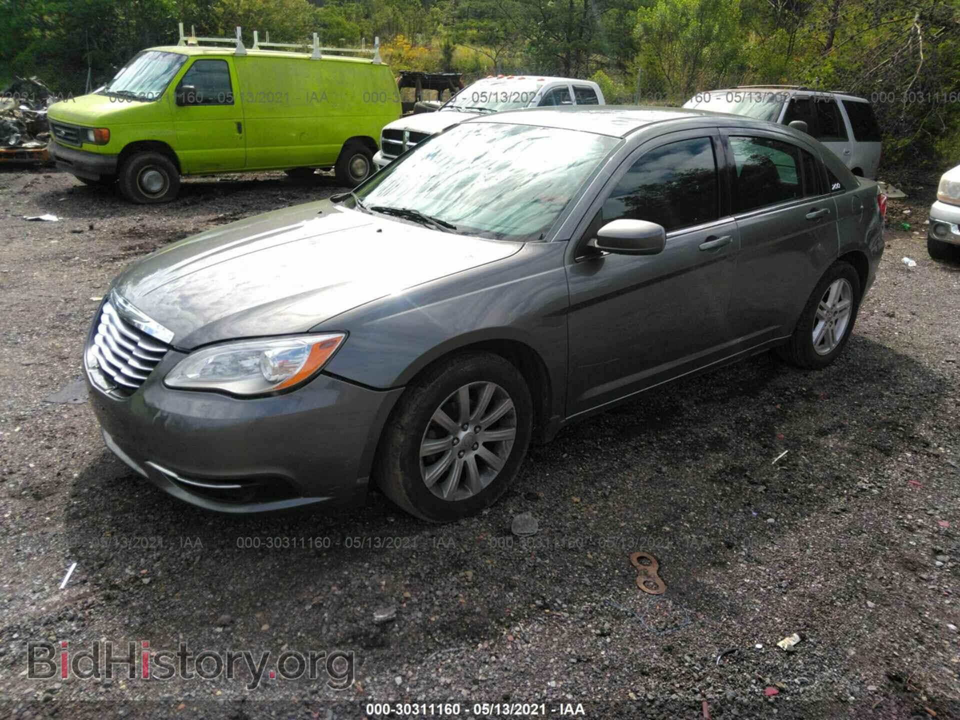 2013 CHRYSLER 200 - VIN: 1C3CCBBB6DN568233 - Фото 2