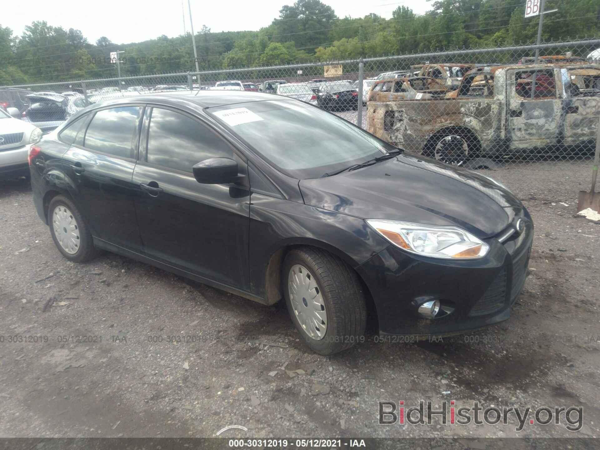 Photo 1FAHP3F21CL431545 - FORD FOCUS 2012