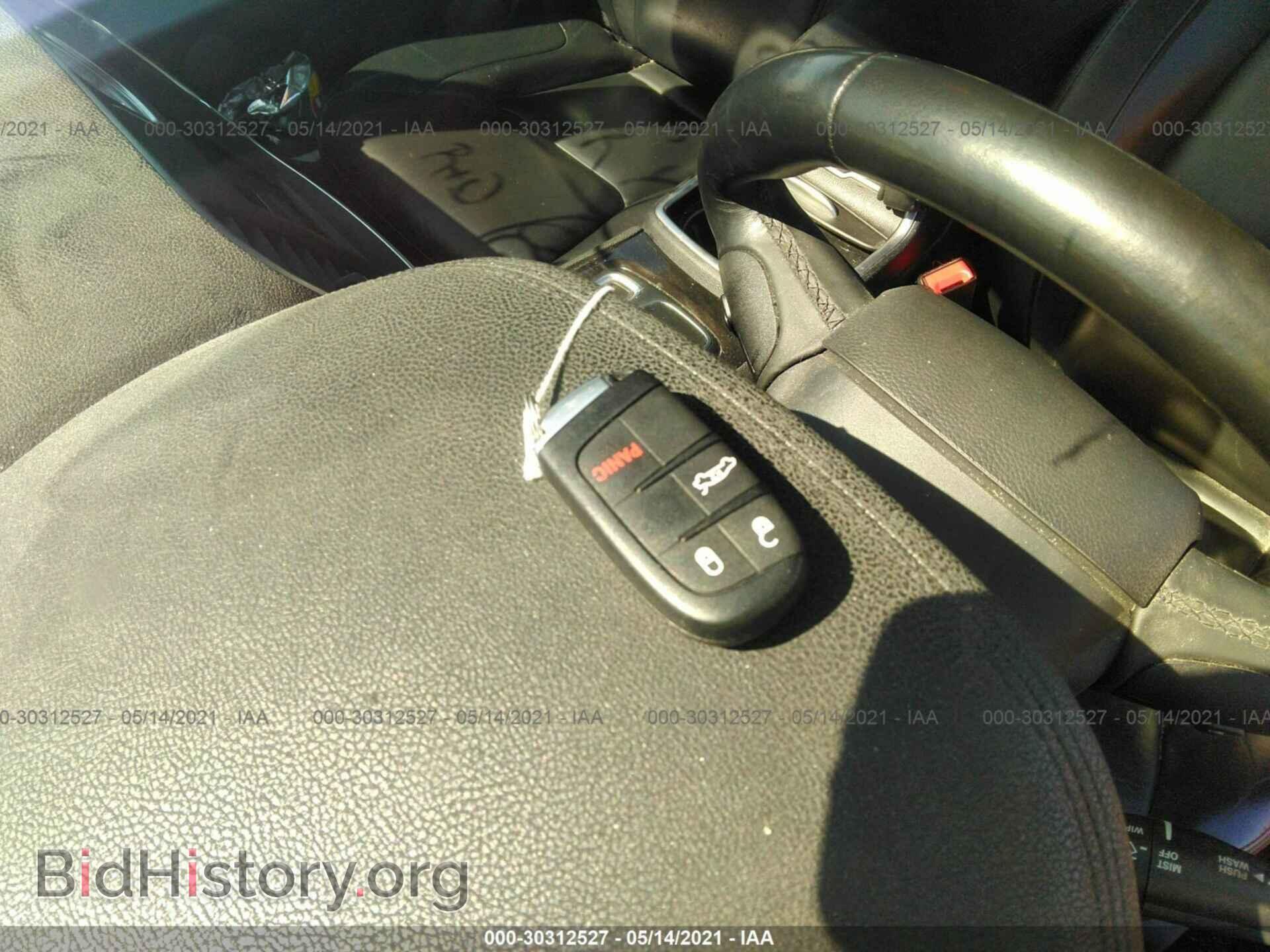 2015 CHRYSLER 300 - VIN: 2C3CCARGXFH899551 - Фото 11
