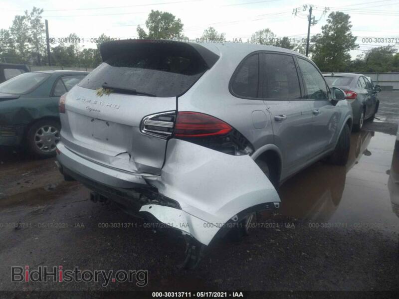 2017 Porsche CAYENNE (VIN WP1AA2A28HKA89389) — фото 4 из 11
