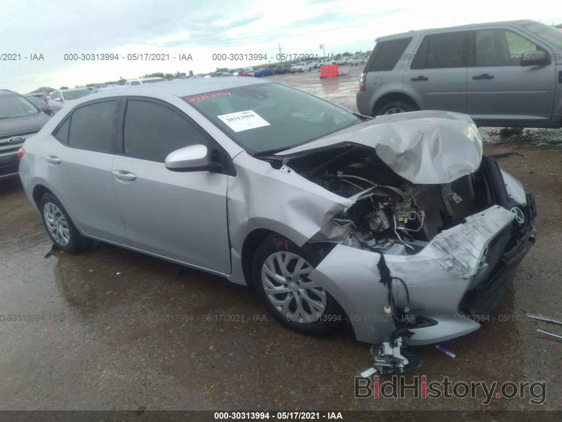 Photo 5YFBURHE4HP658570 - TOYOTA COROLLA 2017