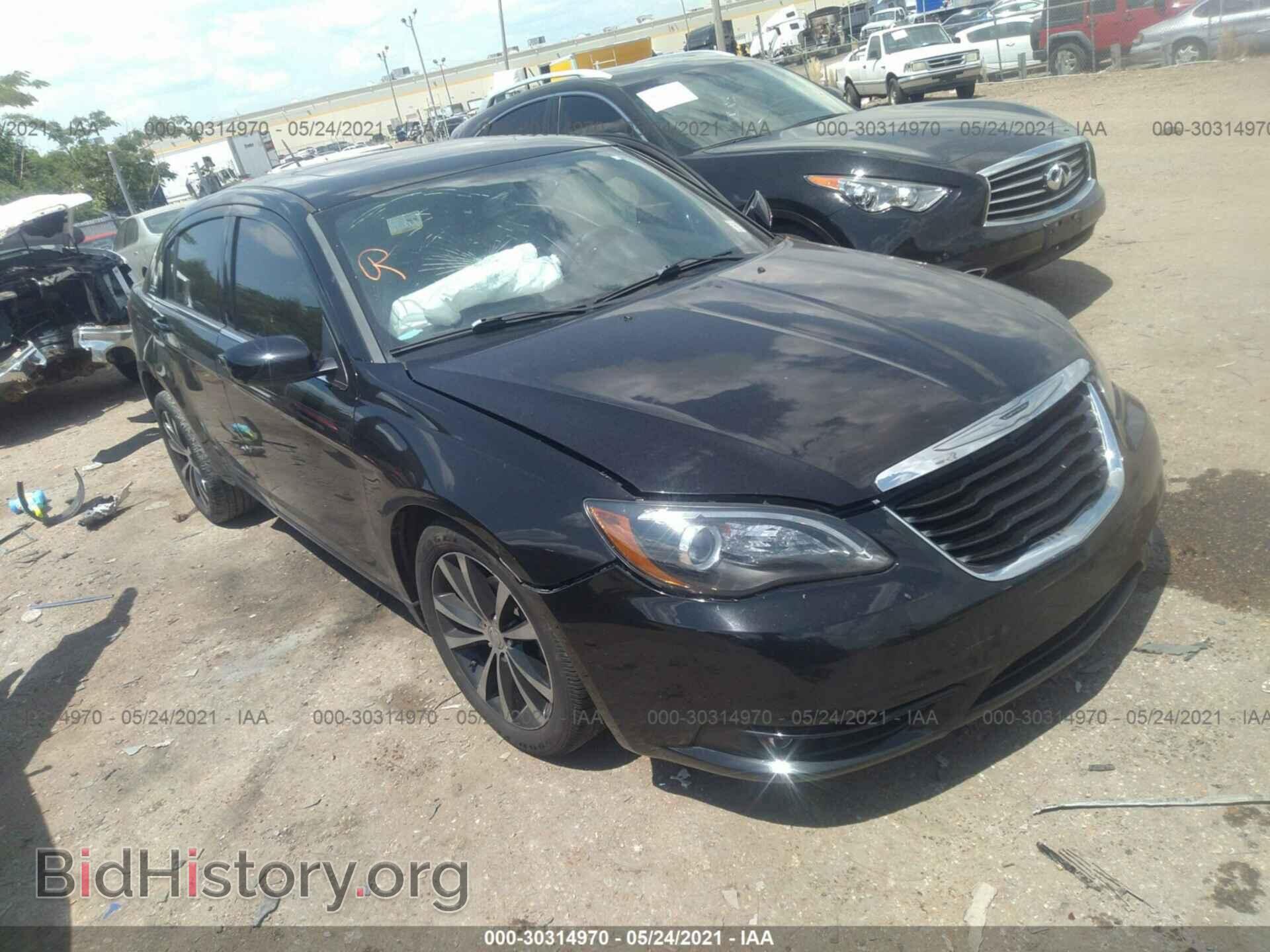 Фотография 1C3CCBBBXDN542010 - CHRYSLER 200 2013