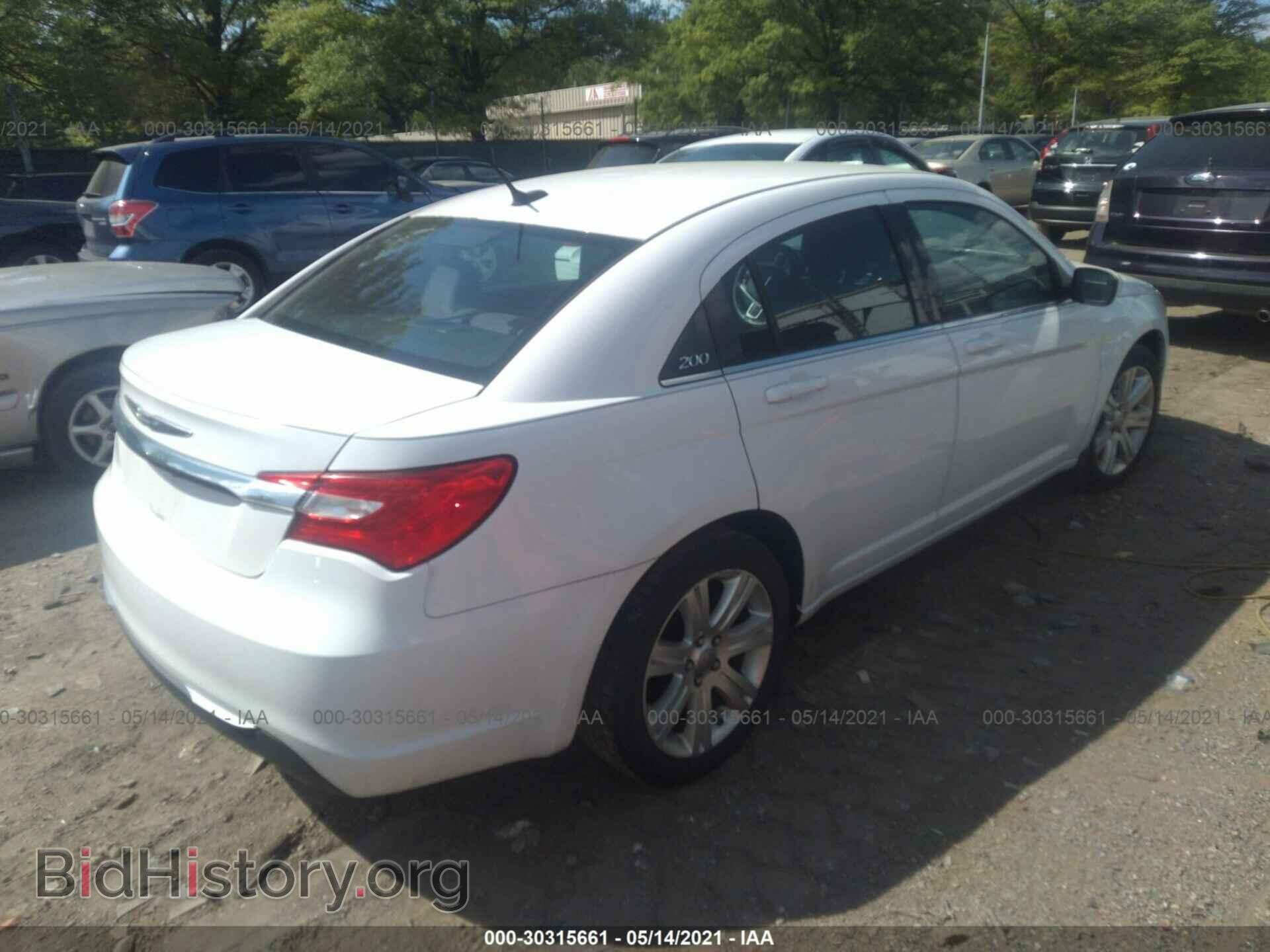 2013 CHRYSLER 200 - VIN: 1C3CCBBB1DN695438 - Photo 4