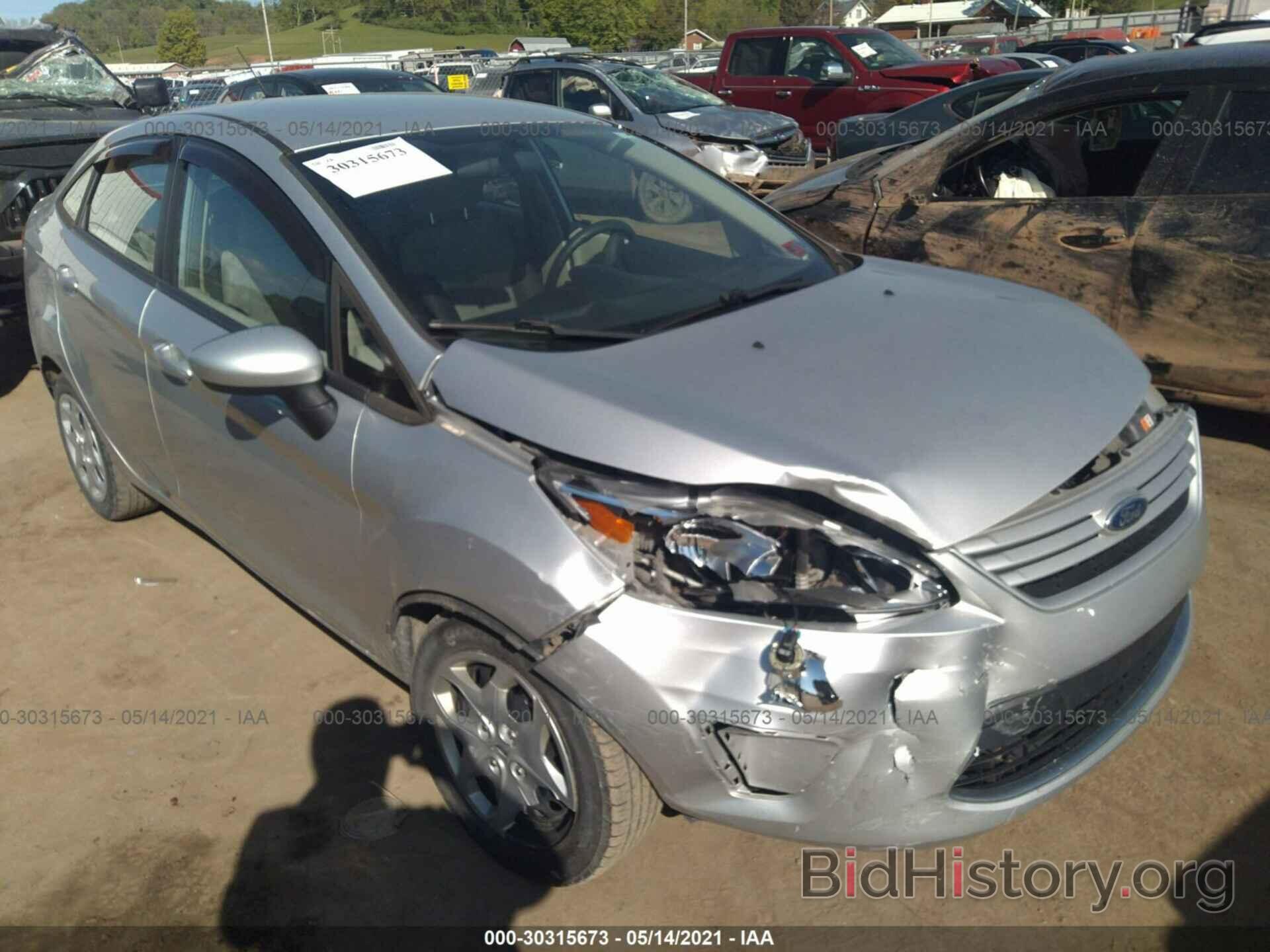 Photo 3FADP4AJ8BM167028 - FORD FIESTA 2011